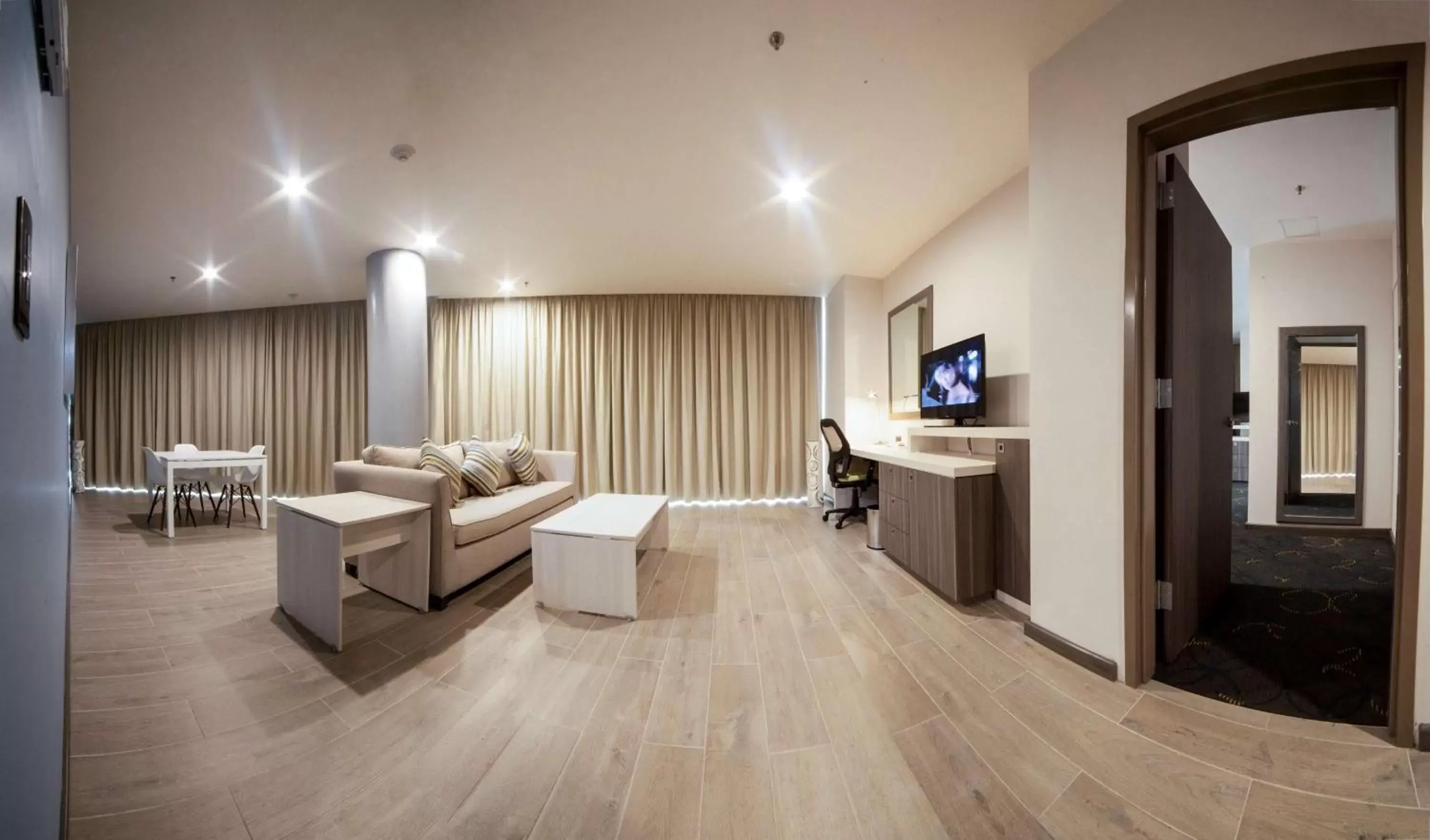 Living room, Seating Area in Hampton Inn & Suites by Hilton Aguascalientes Aeropuerto
