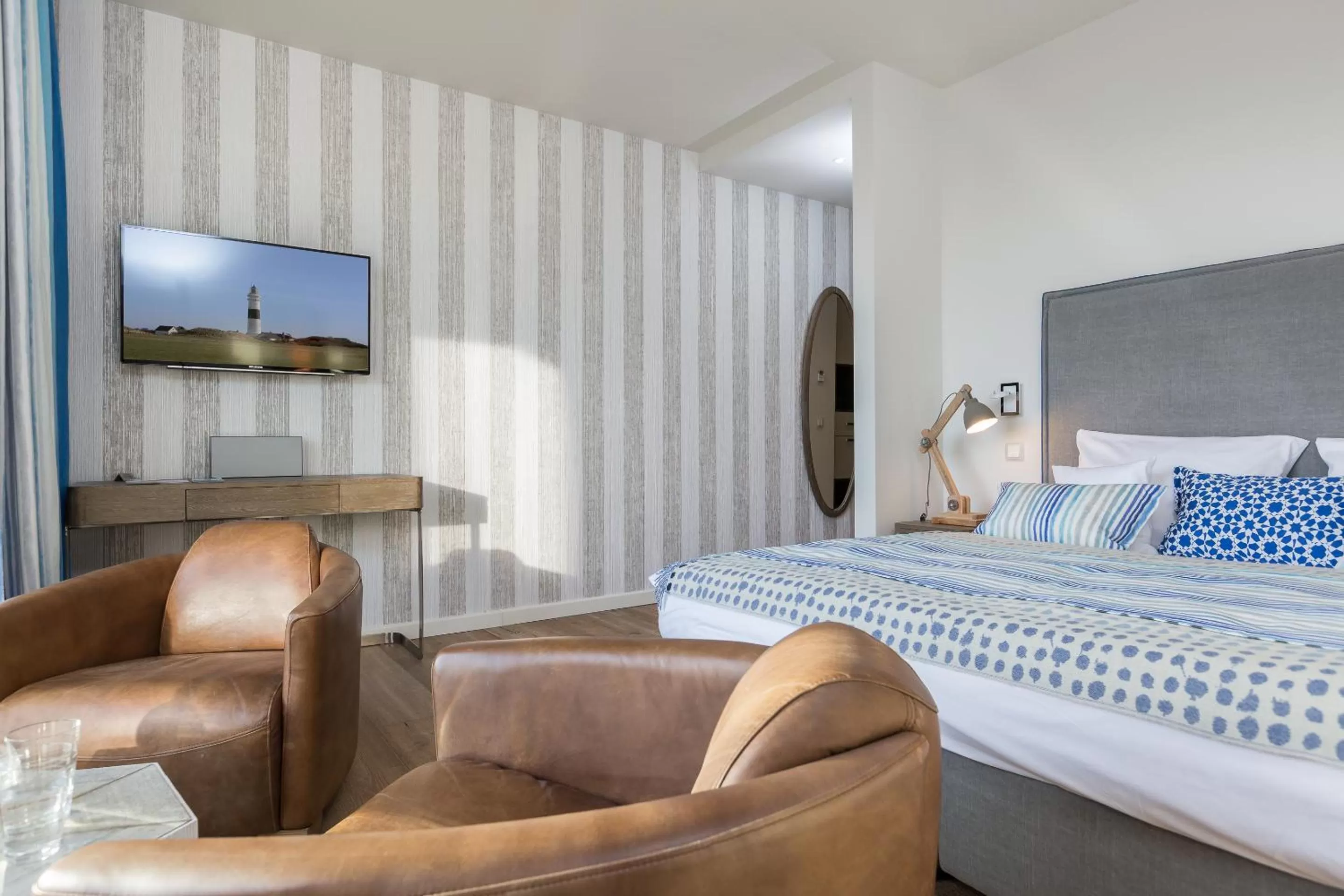 TV and multimedia, Bed in Easy Living