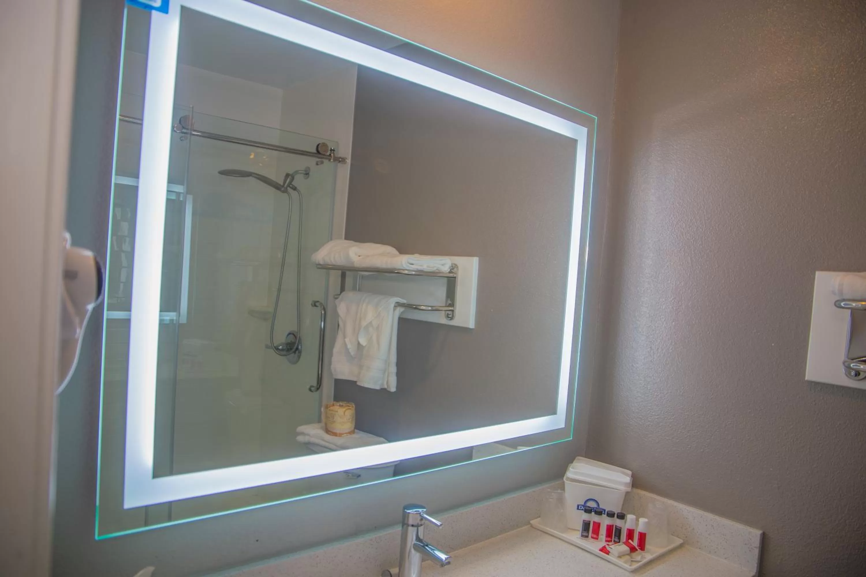 Days Inn by Wyndham Redwood City