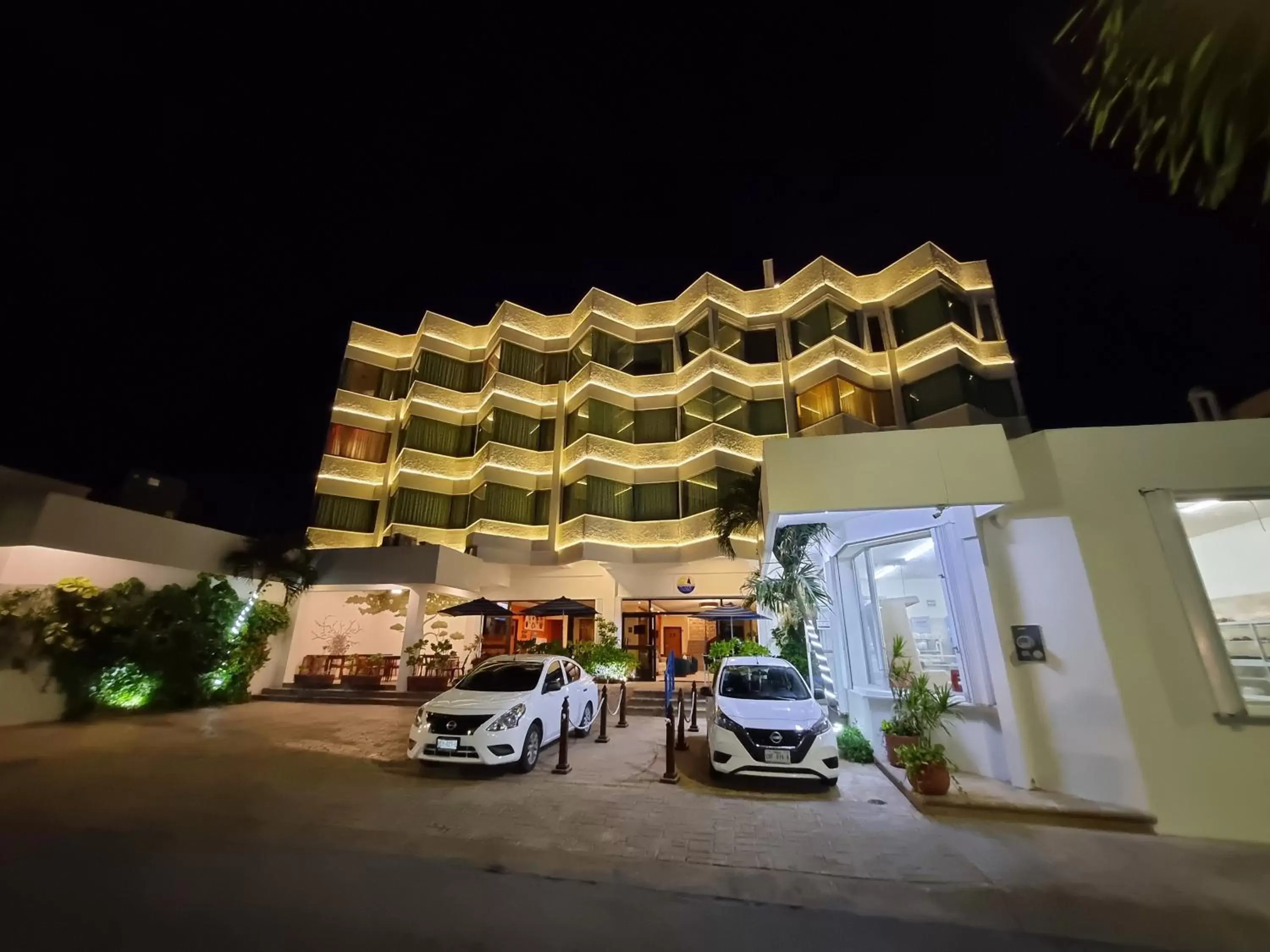 Facade/entrance, Property Building in Hotel Plaza Cozumel