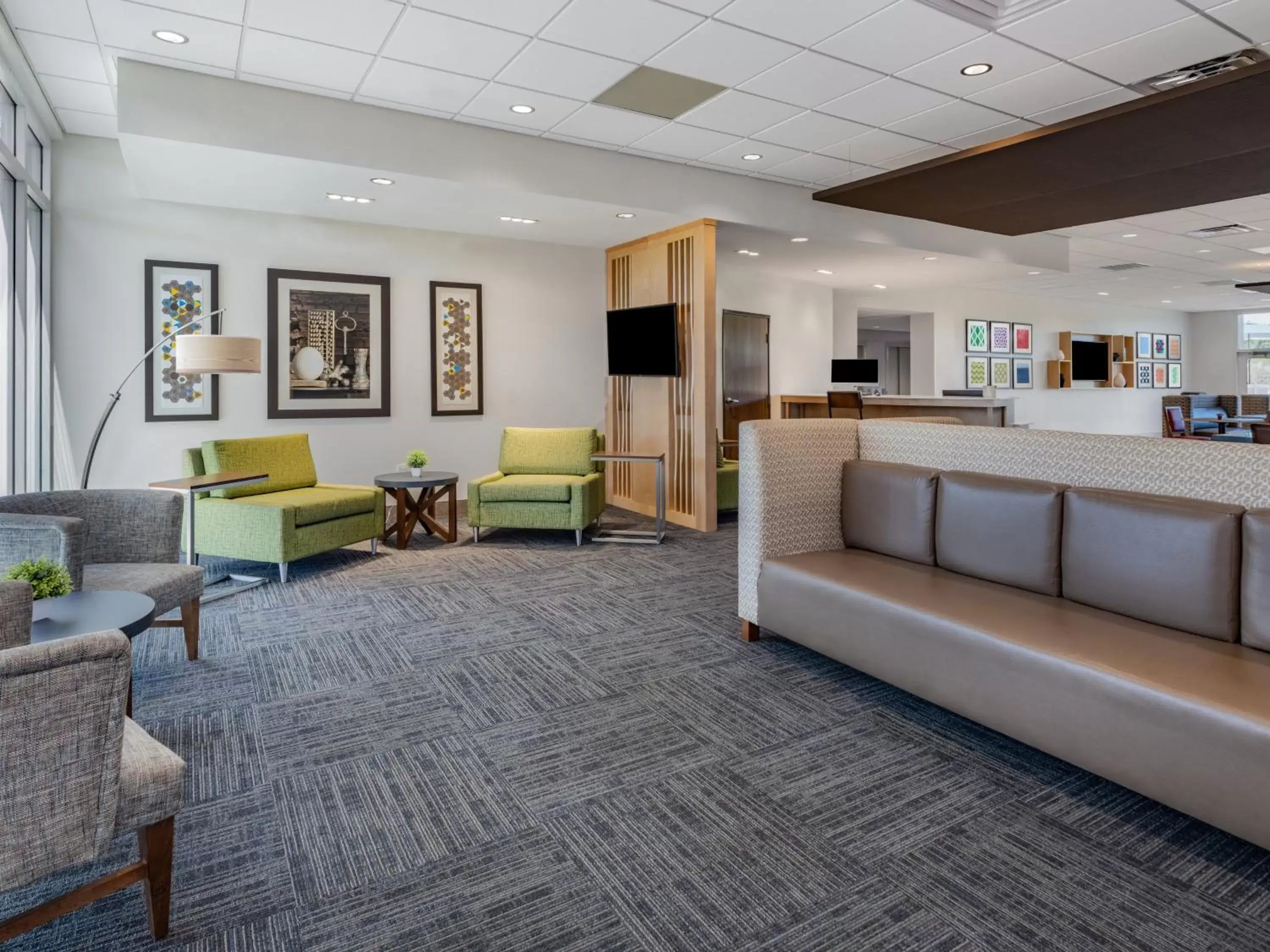 Property building, Seating Area in Holiday Inn Express & Suites - Ruskin, an IHG Hotel