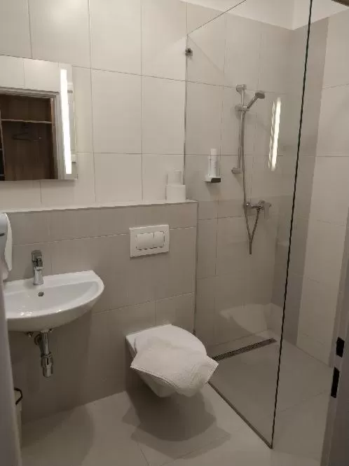 Bathroom in Motel Vega