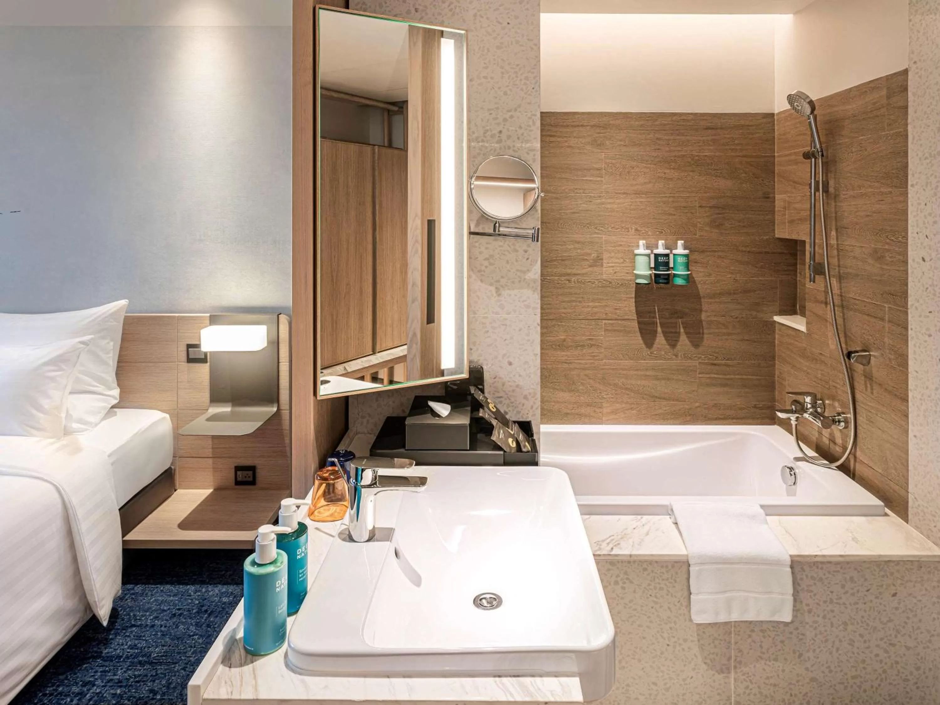 Deluxe Corner King Room with Tub in Novotel Bangkok Future Park Rangsit