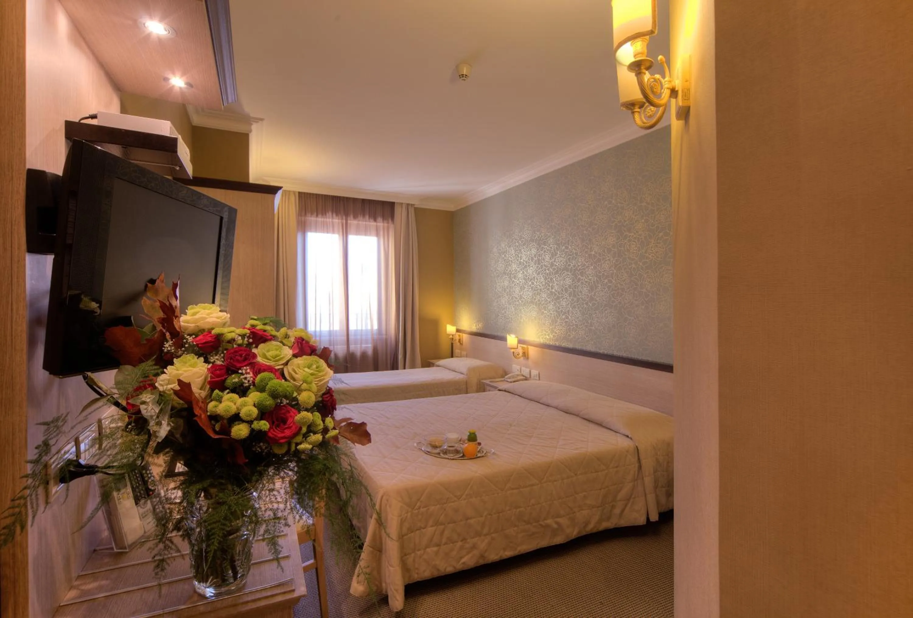 Photo of the whole room, Bed in Hotel Galileo