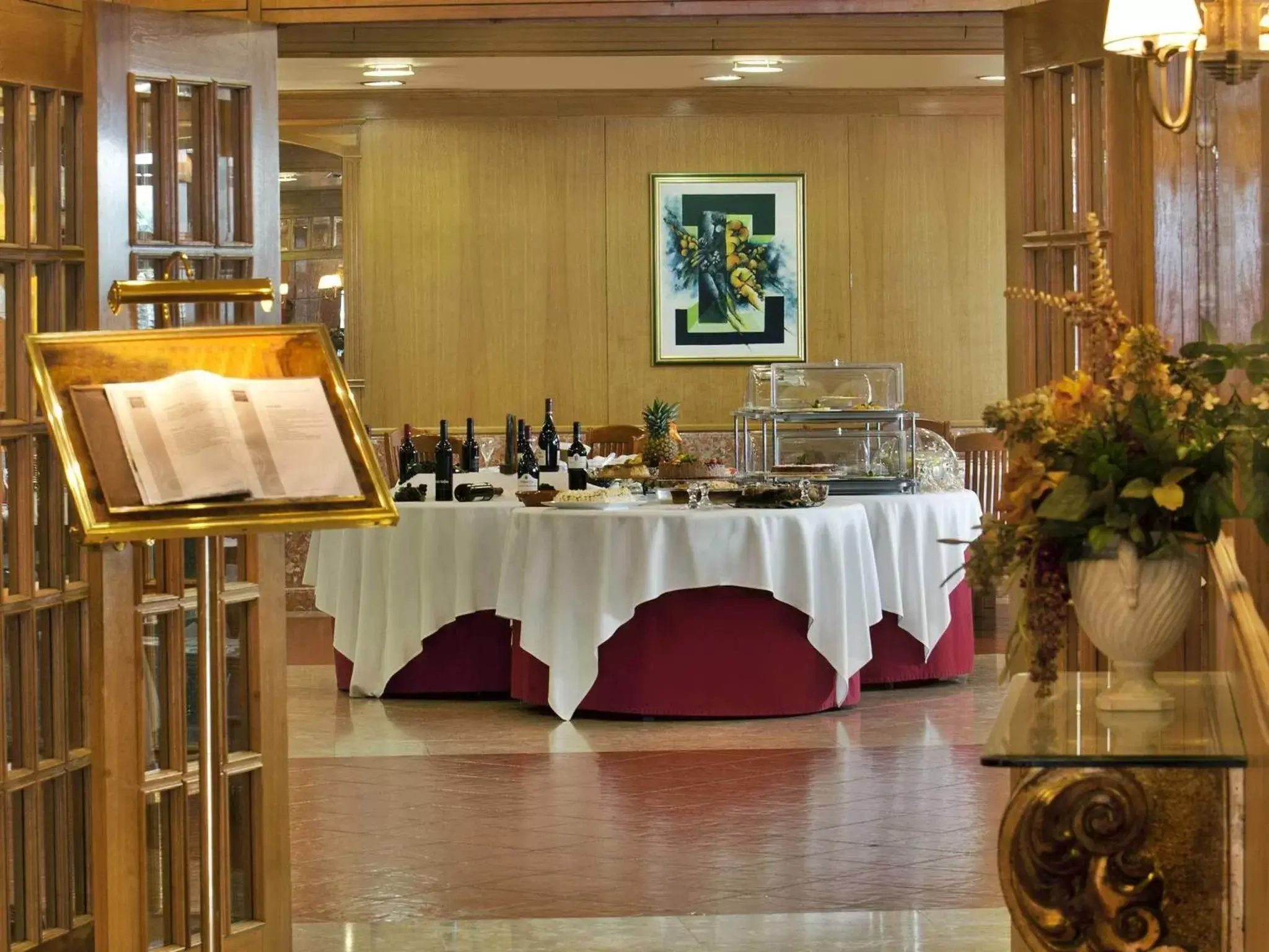 Restaurant/Places to Eat in TURIM Lisboa Hotel