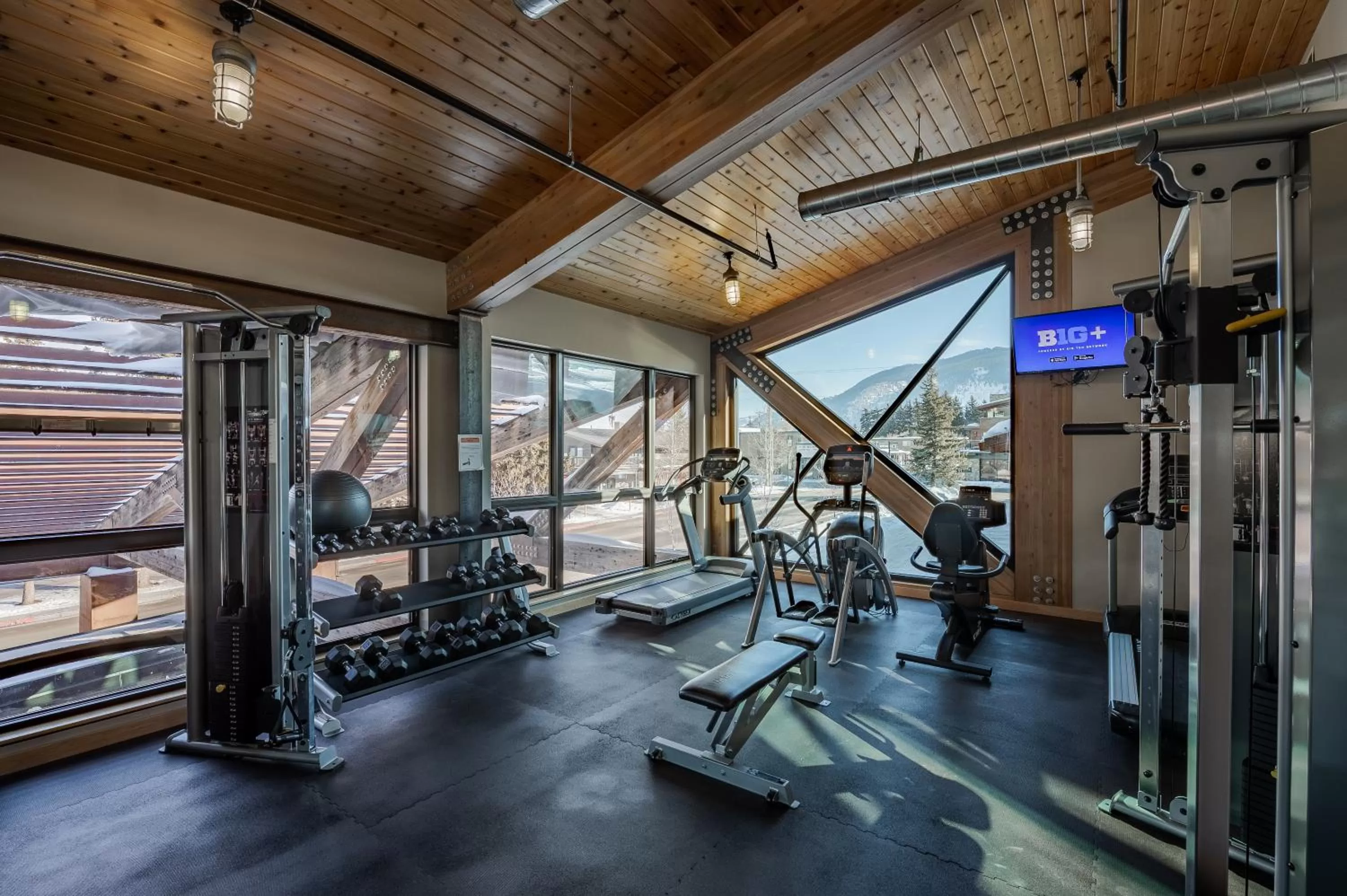 Fitness centre/facilities in 49'er Inn & Suites