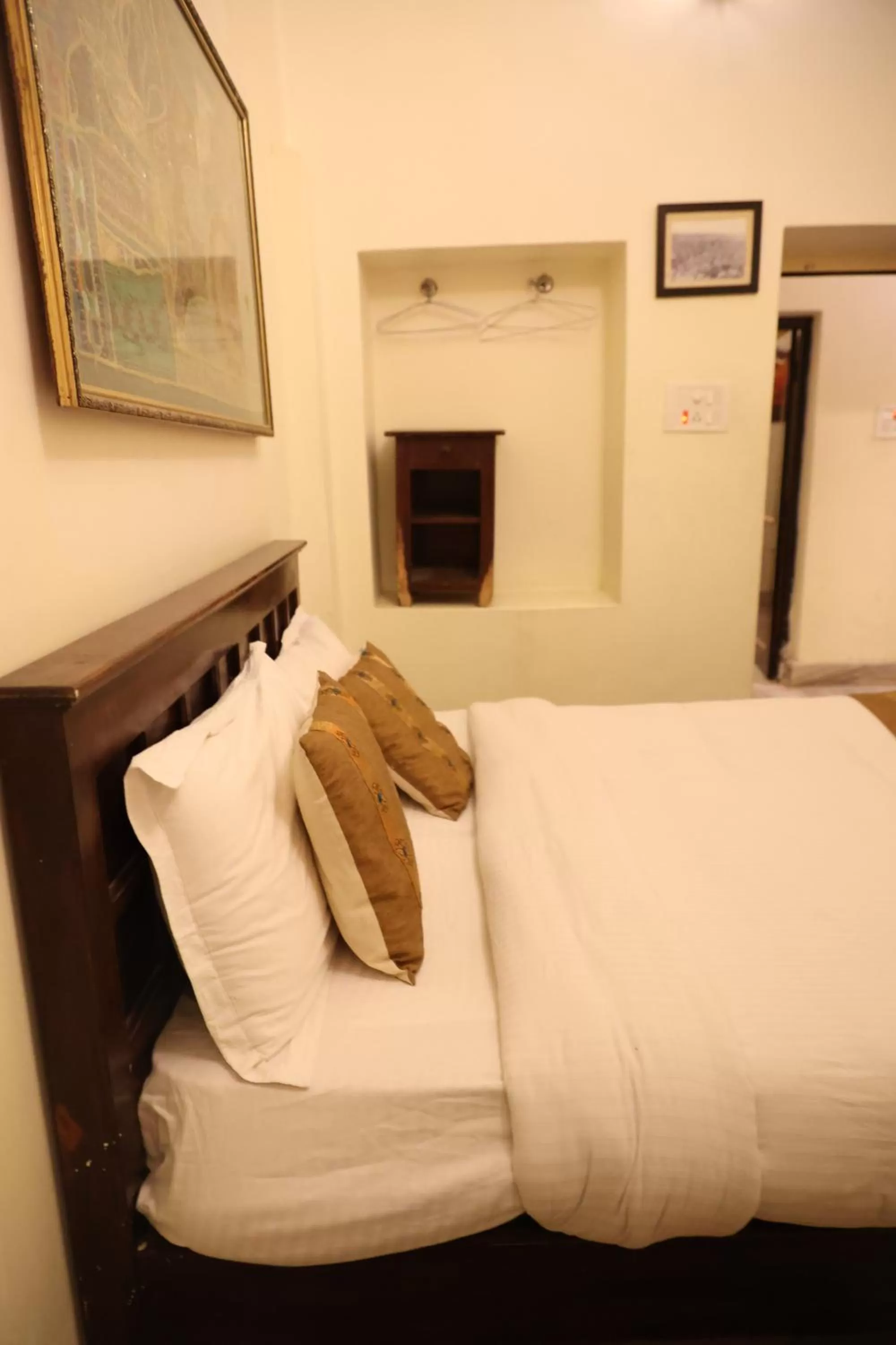 Bed in Hotel Shahi Garh