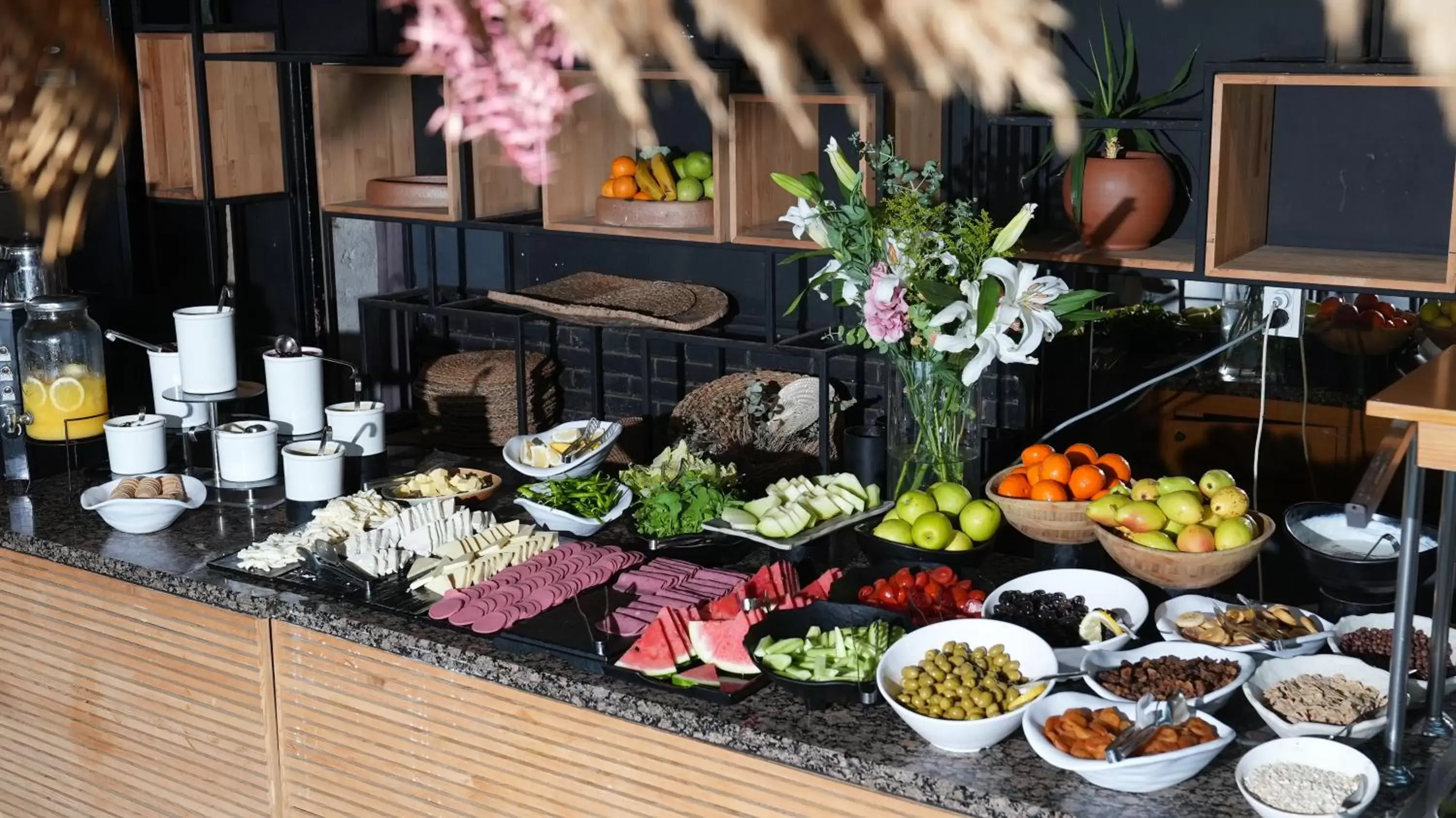 Restaurant/places to eat in Sun Hotel By En Vie Beach Restaurant/places to eat in Sun Hotel By En Vie Beach