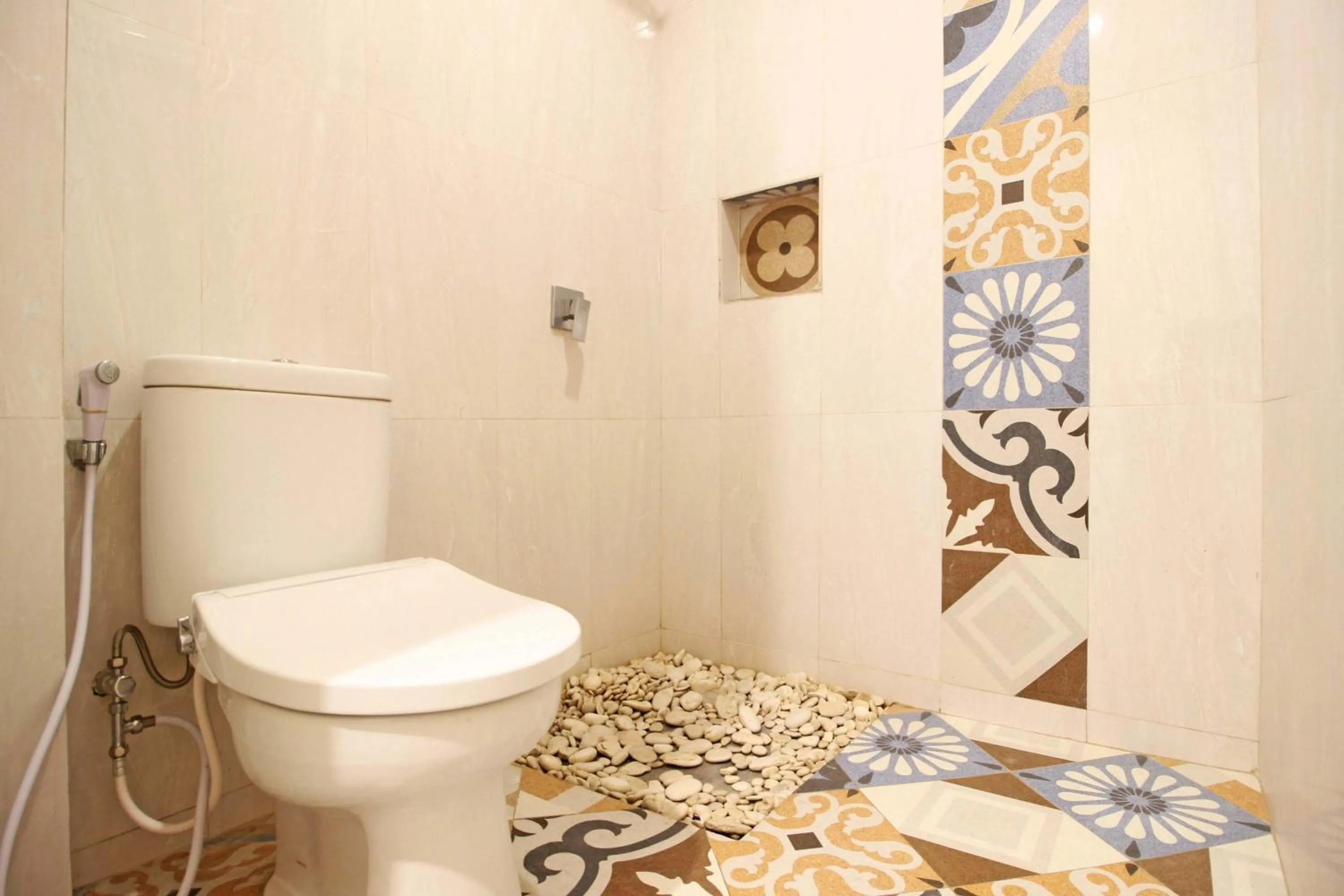 Bathroom in RedDoorz near Pojok Beteng Prawirotaman