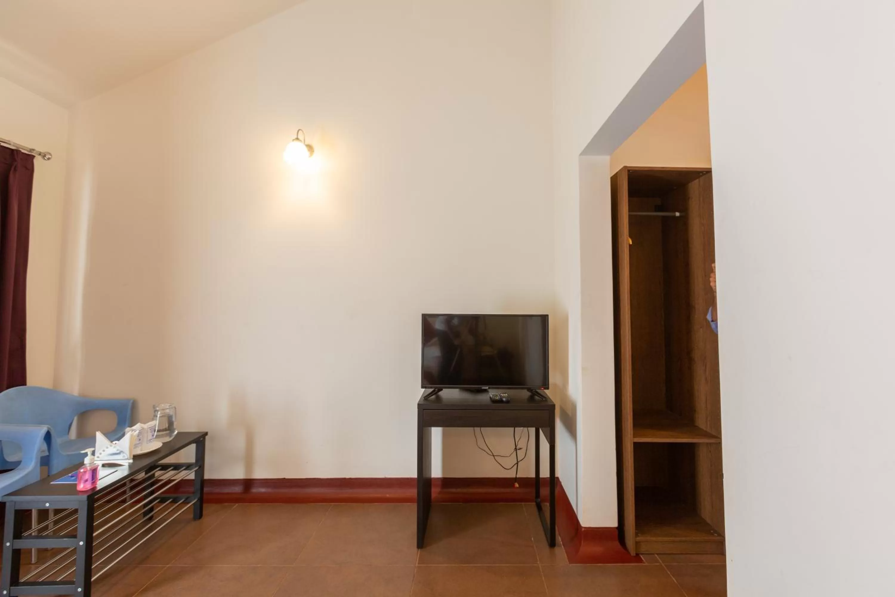 TV/Entertainment Center in KSTDC Hotel Mayura Yagachi, Belur