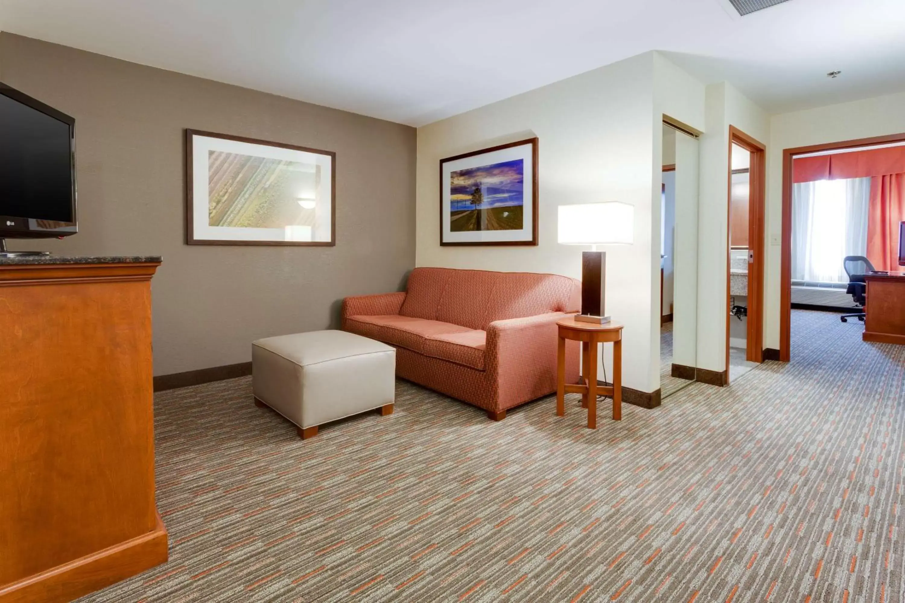 Photo of the whole room, Seating Area in Drury Inn & Suites St. Louis/O'Fallon, IL