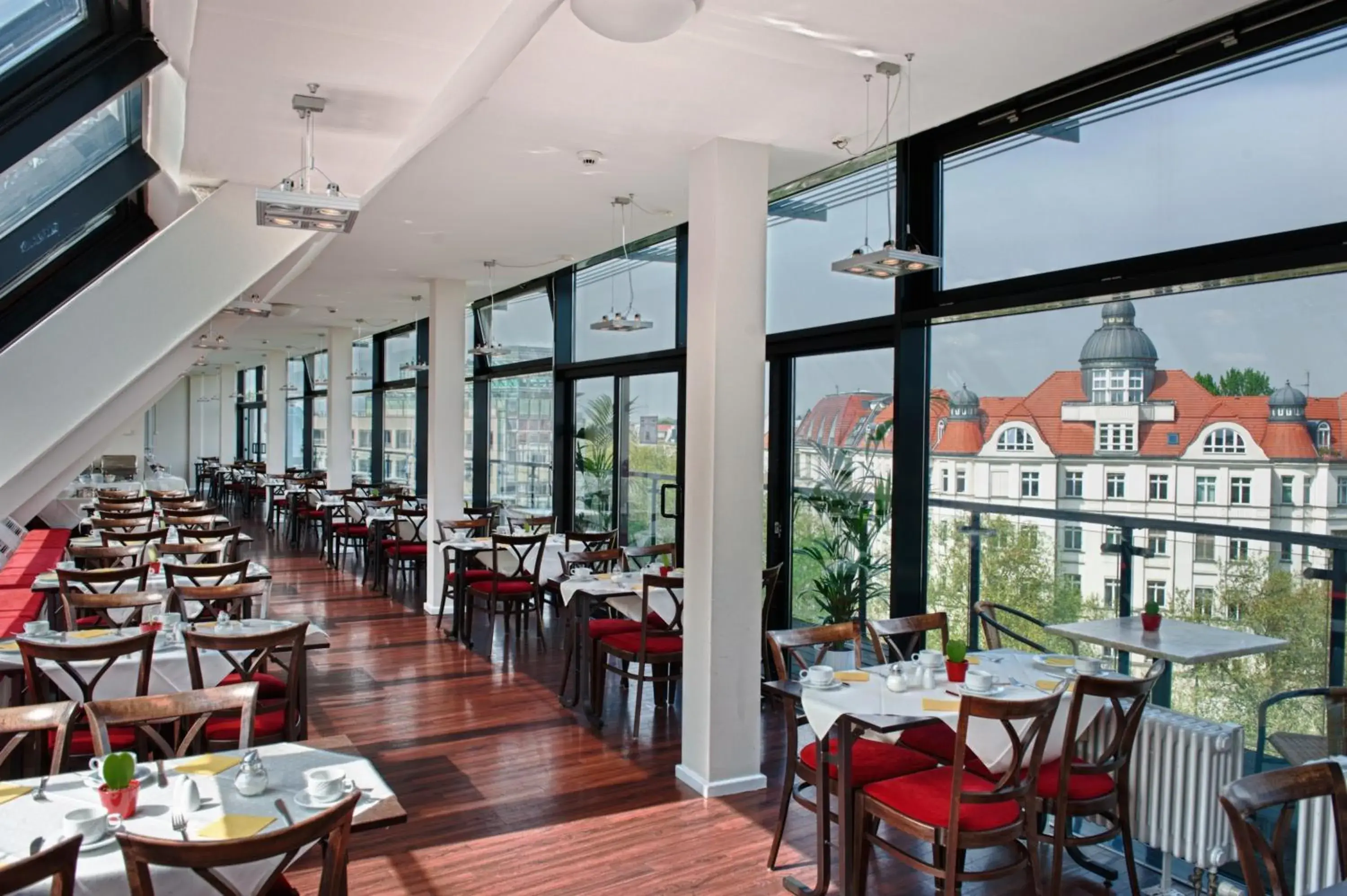 Restaurant/Places to Eat in Come Inn Berlin Kurfürstendamm