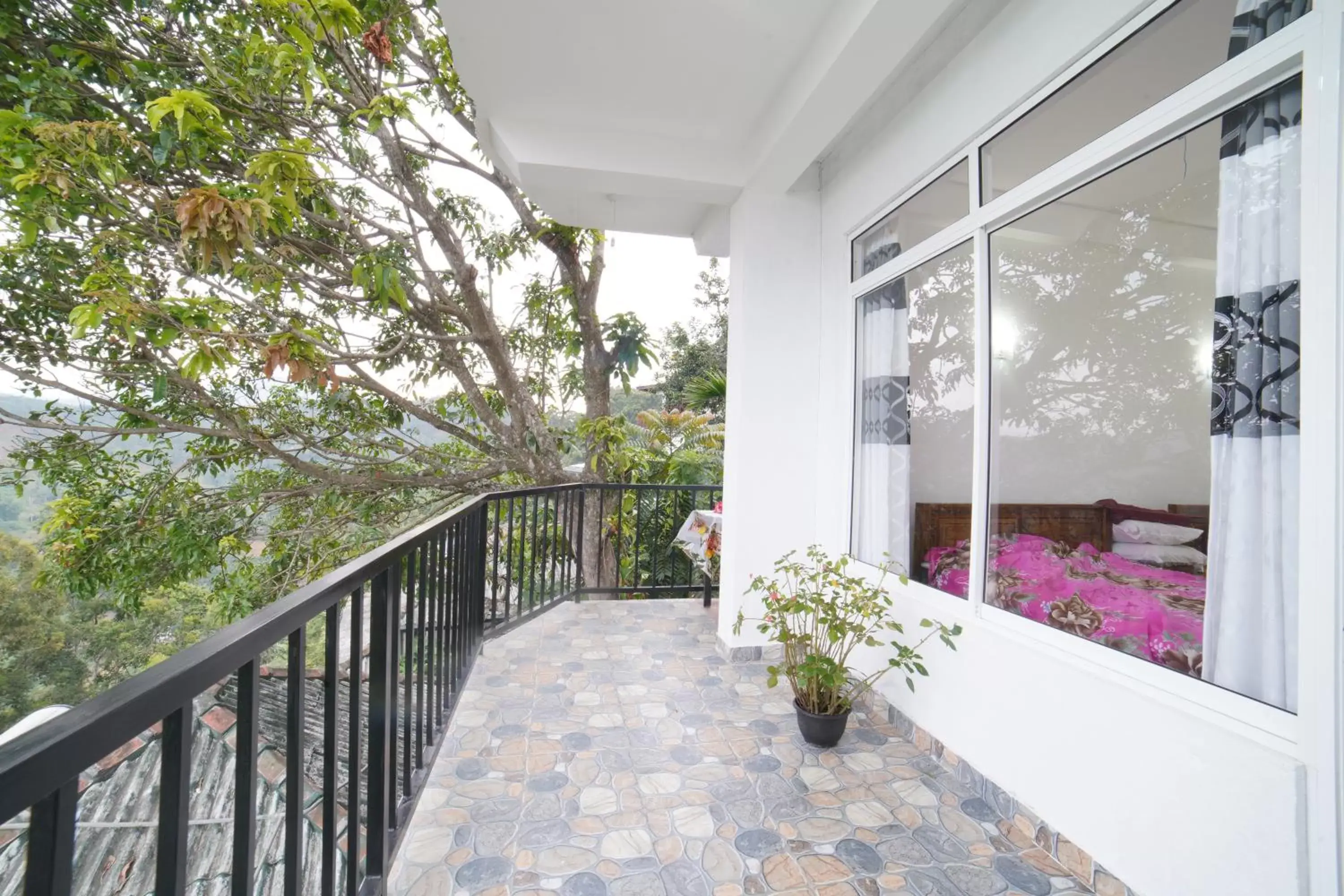 Standard Triple Room - single occupancy in Pleasant Peak Standard Triple Room - single occupancy in Pleasant Peak