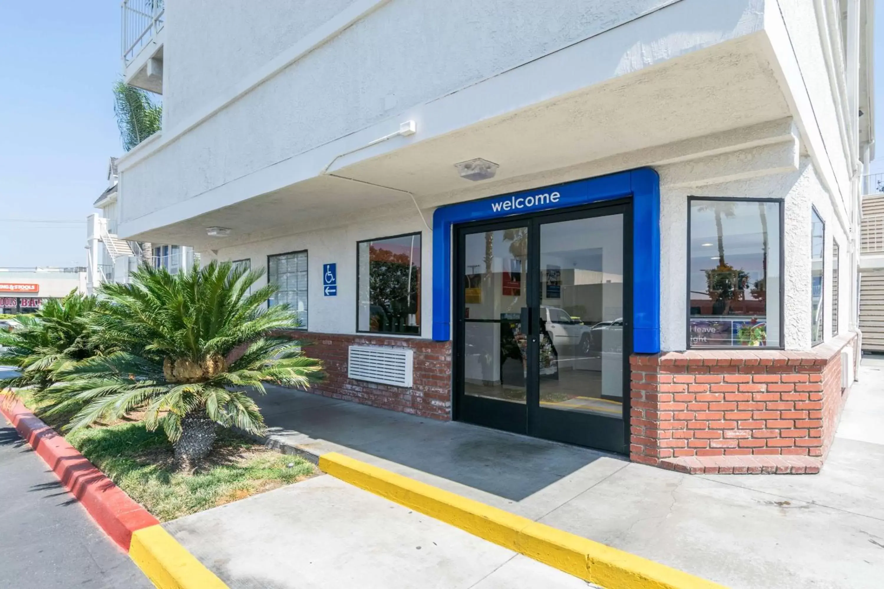 Property building in Motel 6-Anaheim, CA - Fullerton East