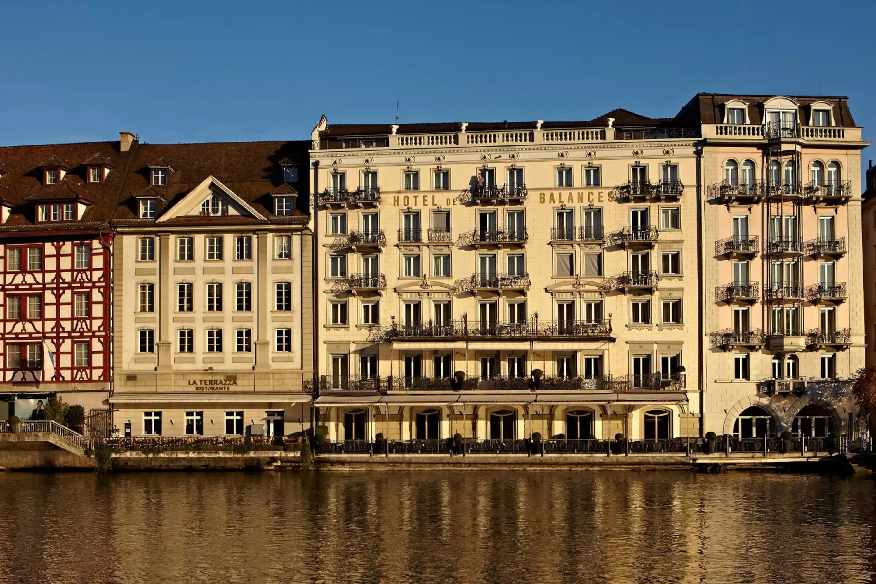 Facade/entrance, Property Building in Hotel des Balances