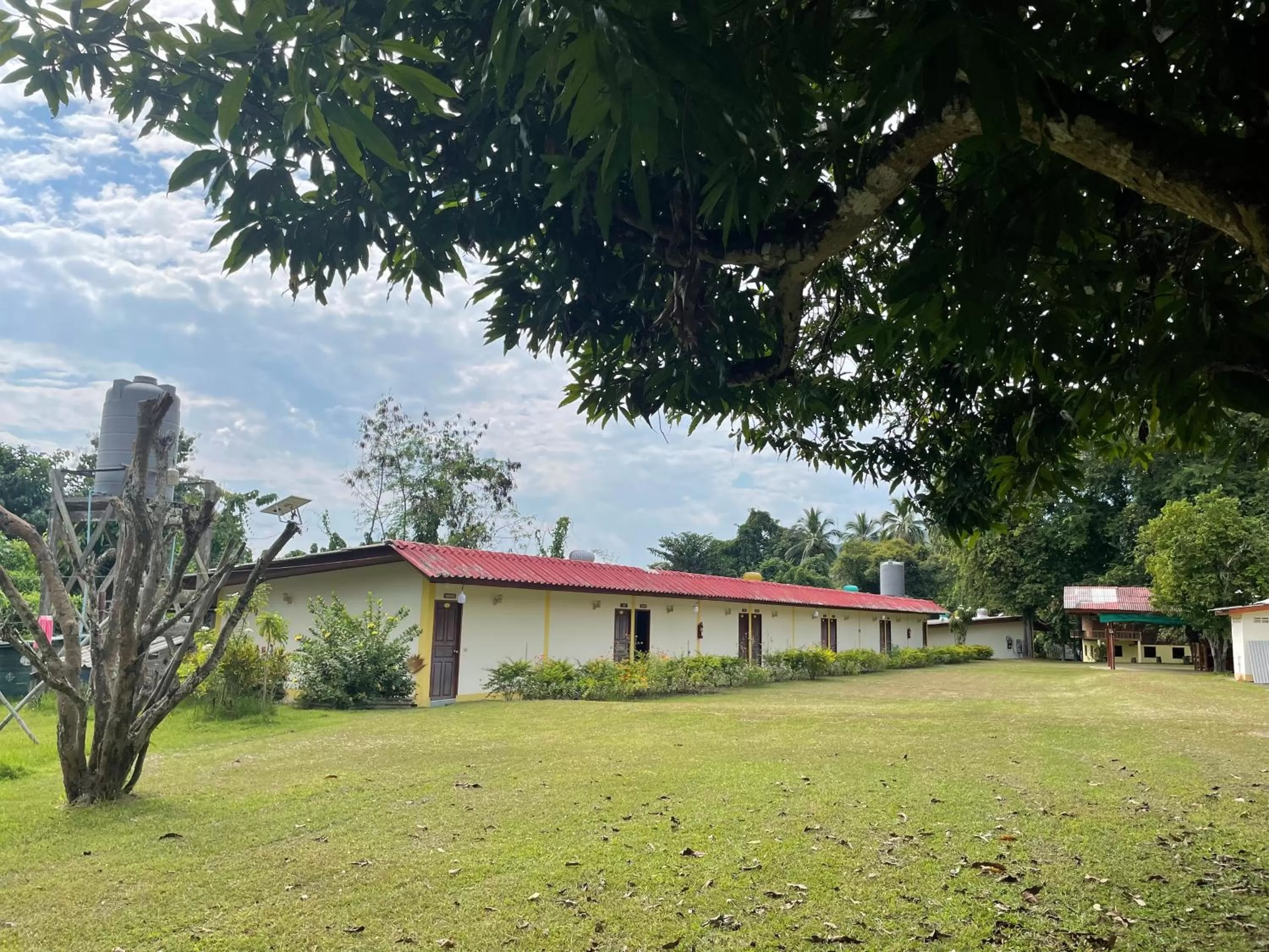 ห้วยน้ำรินรีสอร์ท The Creek Garden Resort