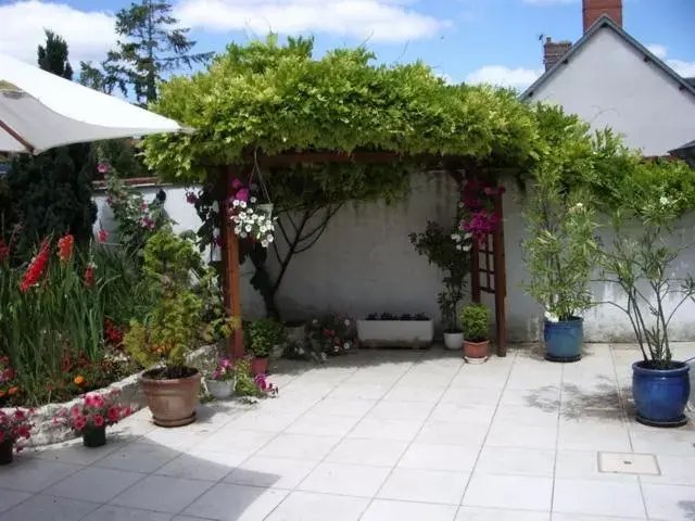 Garden view in Les Glycines