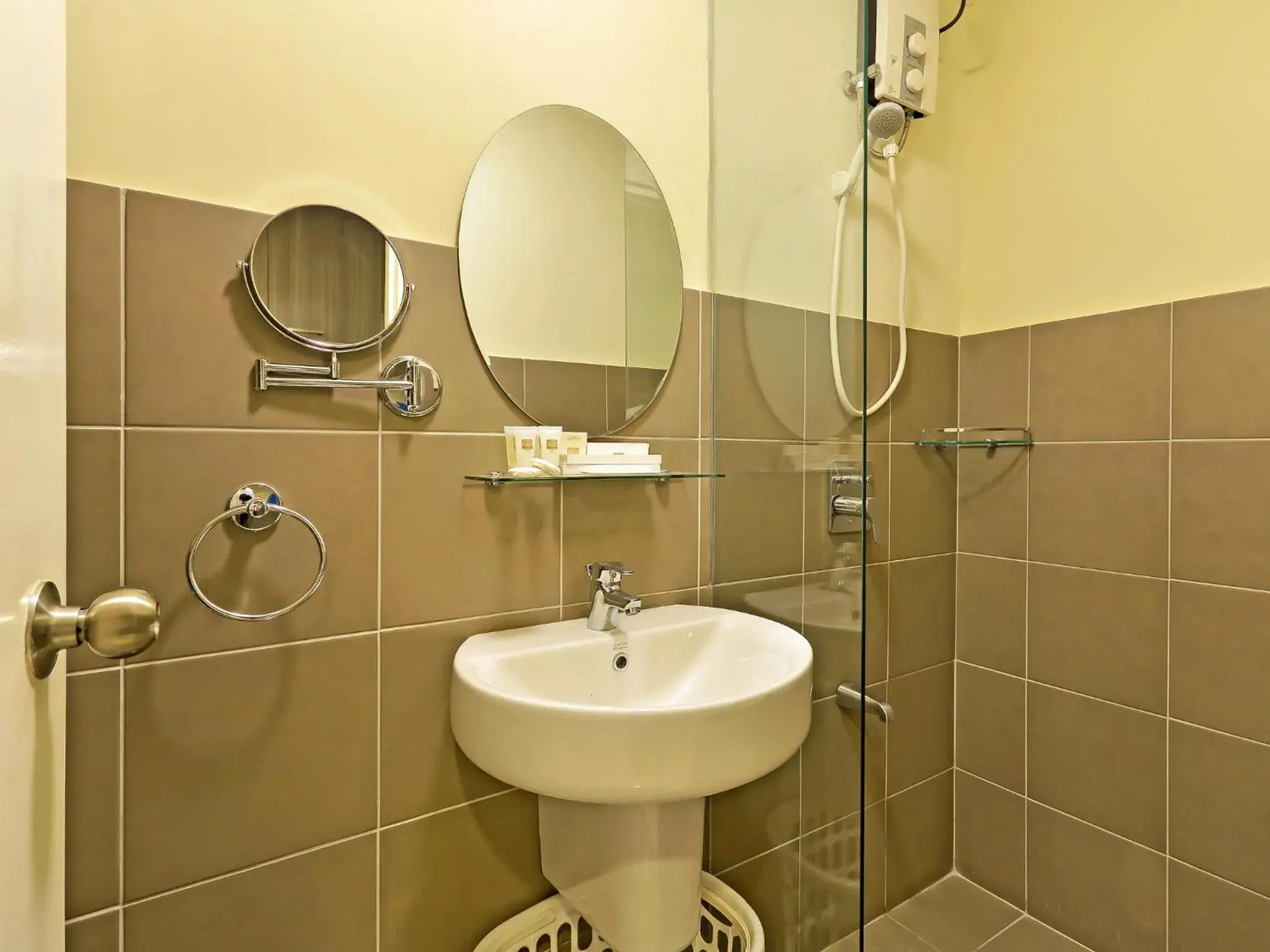 Bathroom in Currency Serviced Suites