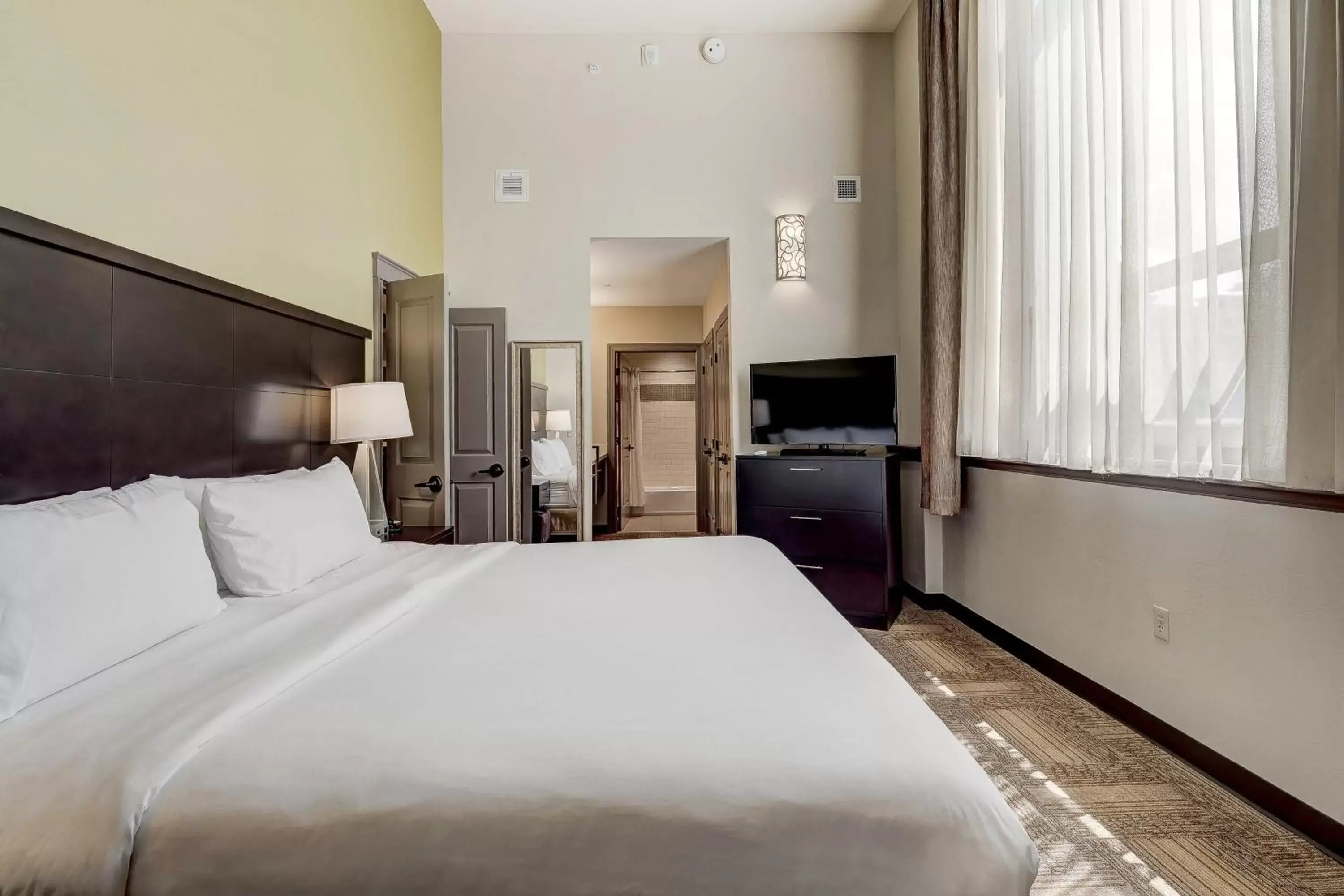 Photo of the whole room, Bed in Staybridge Suites Baltimore - Inner Harbor, an IHG Hotel
