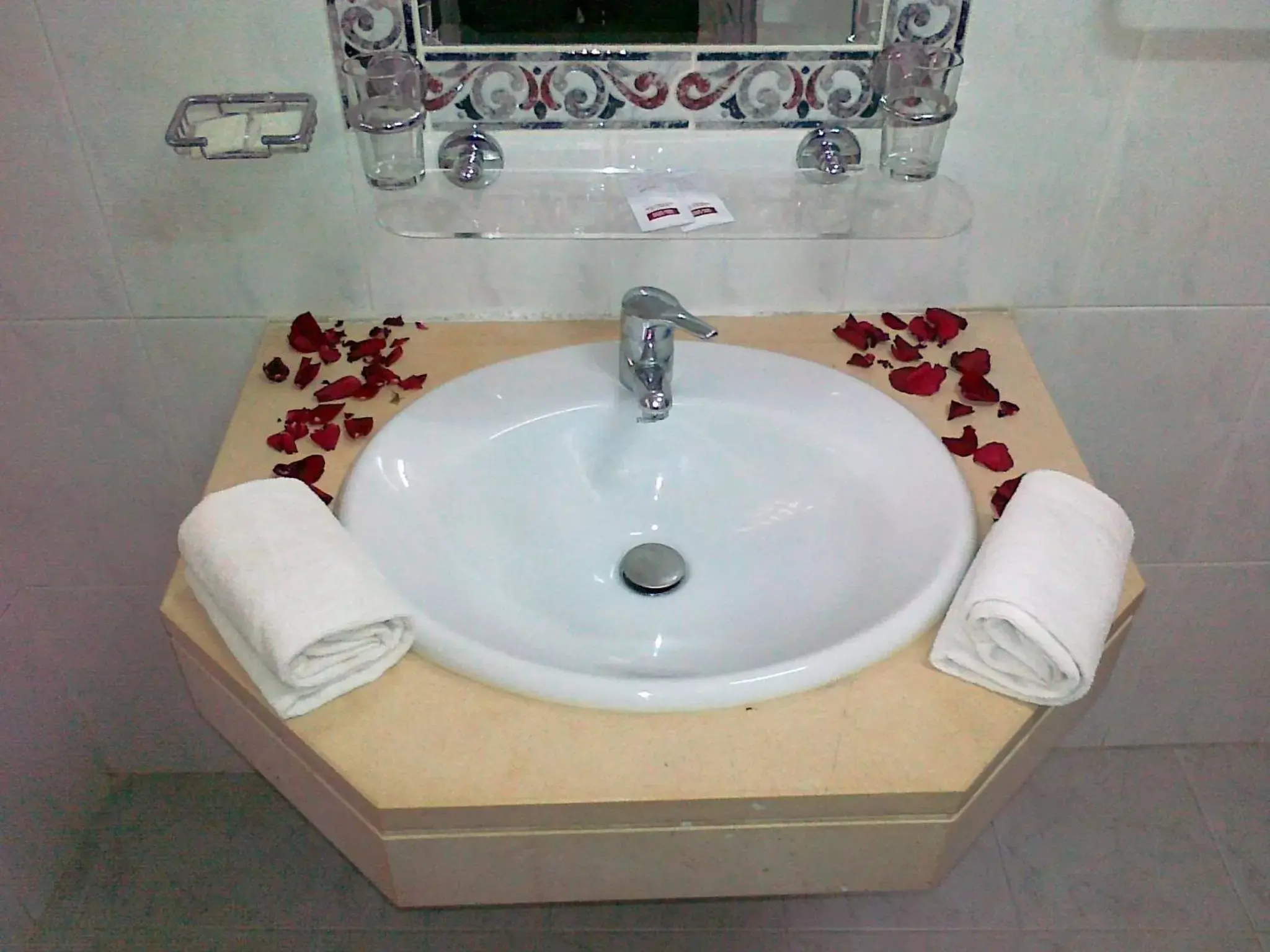 Bathroom in Real Caparica Hotel