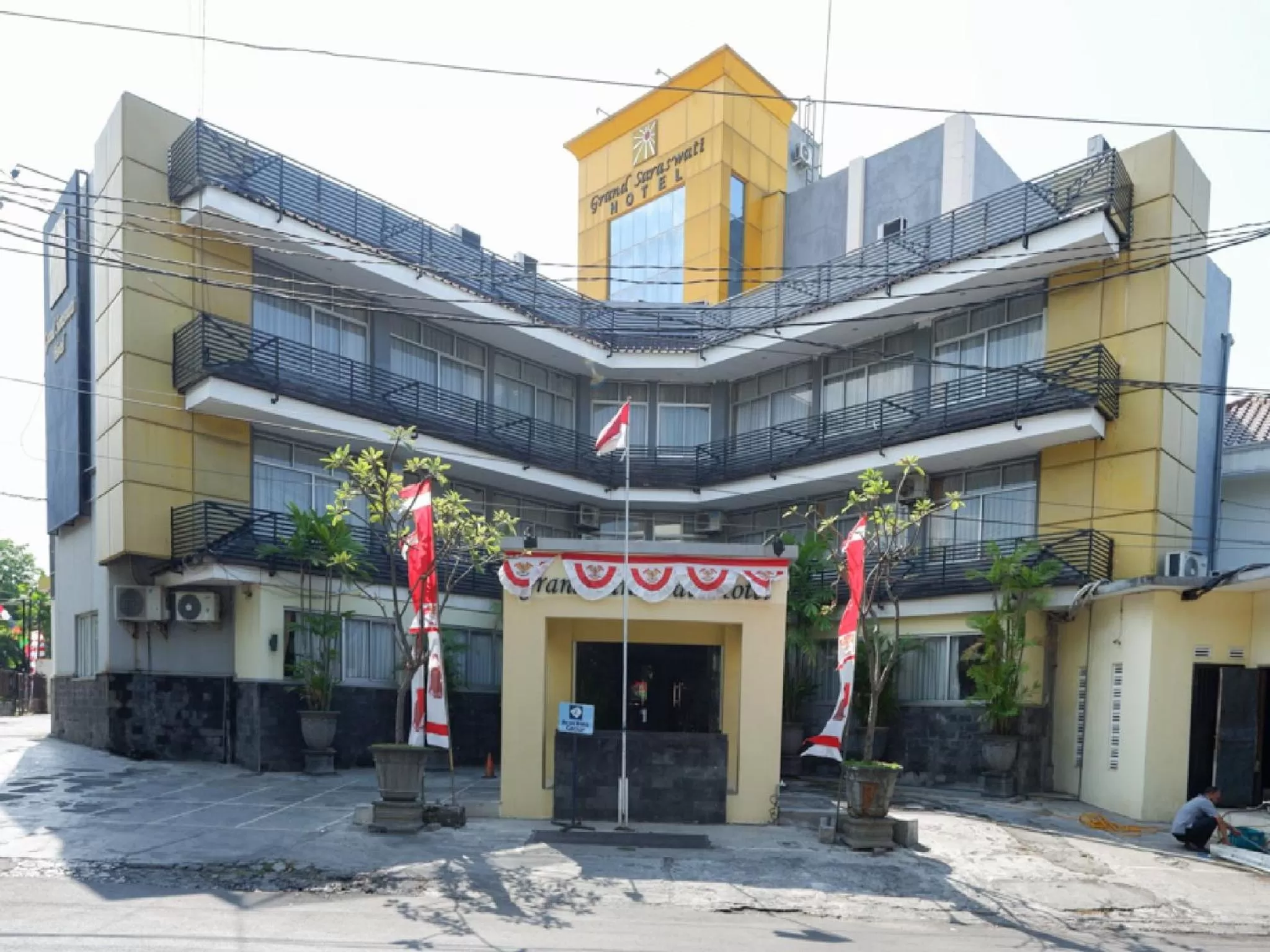 Property building in RedDoorz Plus @ Singosari Raya