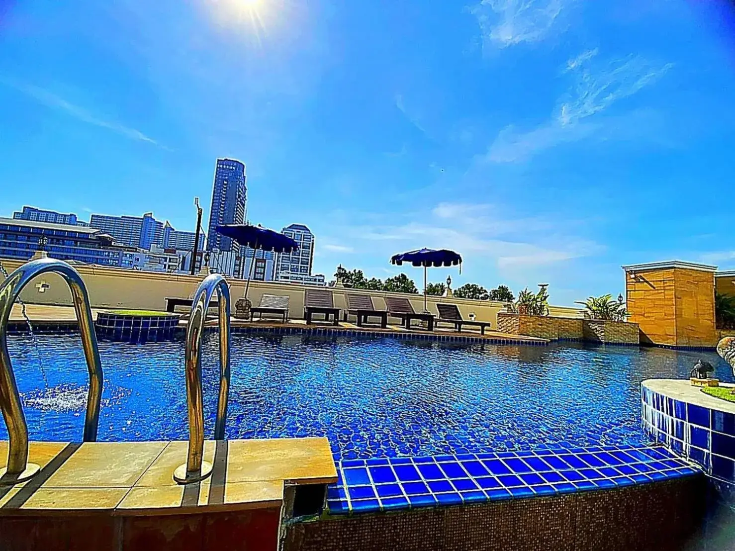 Swimming Pool in Royal Heritage Pavilion Jomtien Hotel