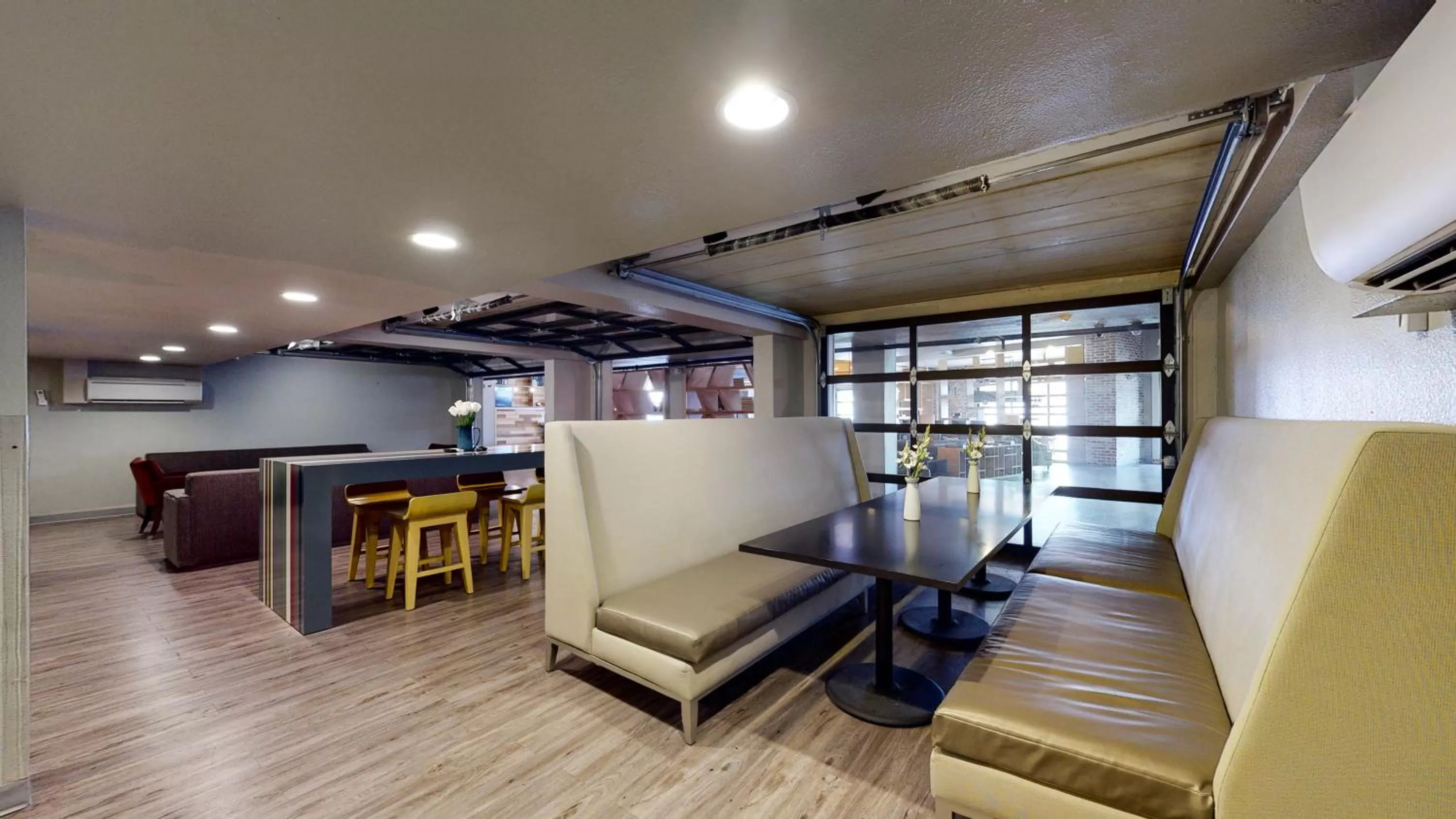 Lobby or reception in voco College Station Aggieland by IHG