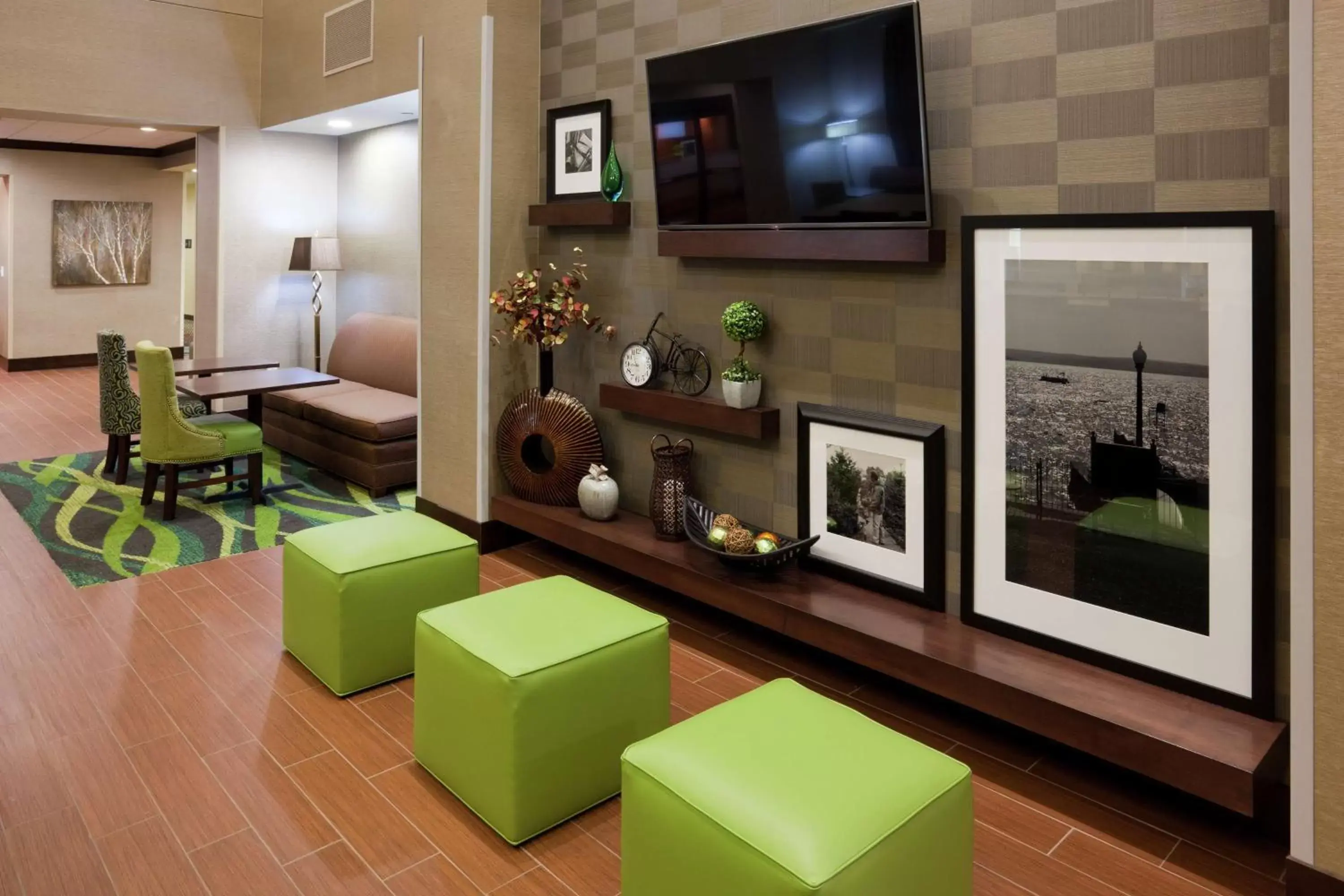 Lobby or reception in Hampton Inn & Suites Minneapolis West/ Minnetonka Lobby or reception in Hampton Inn & Suites Minneapolis West/ Minnetonka
