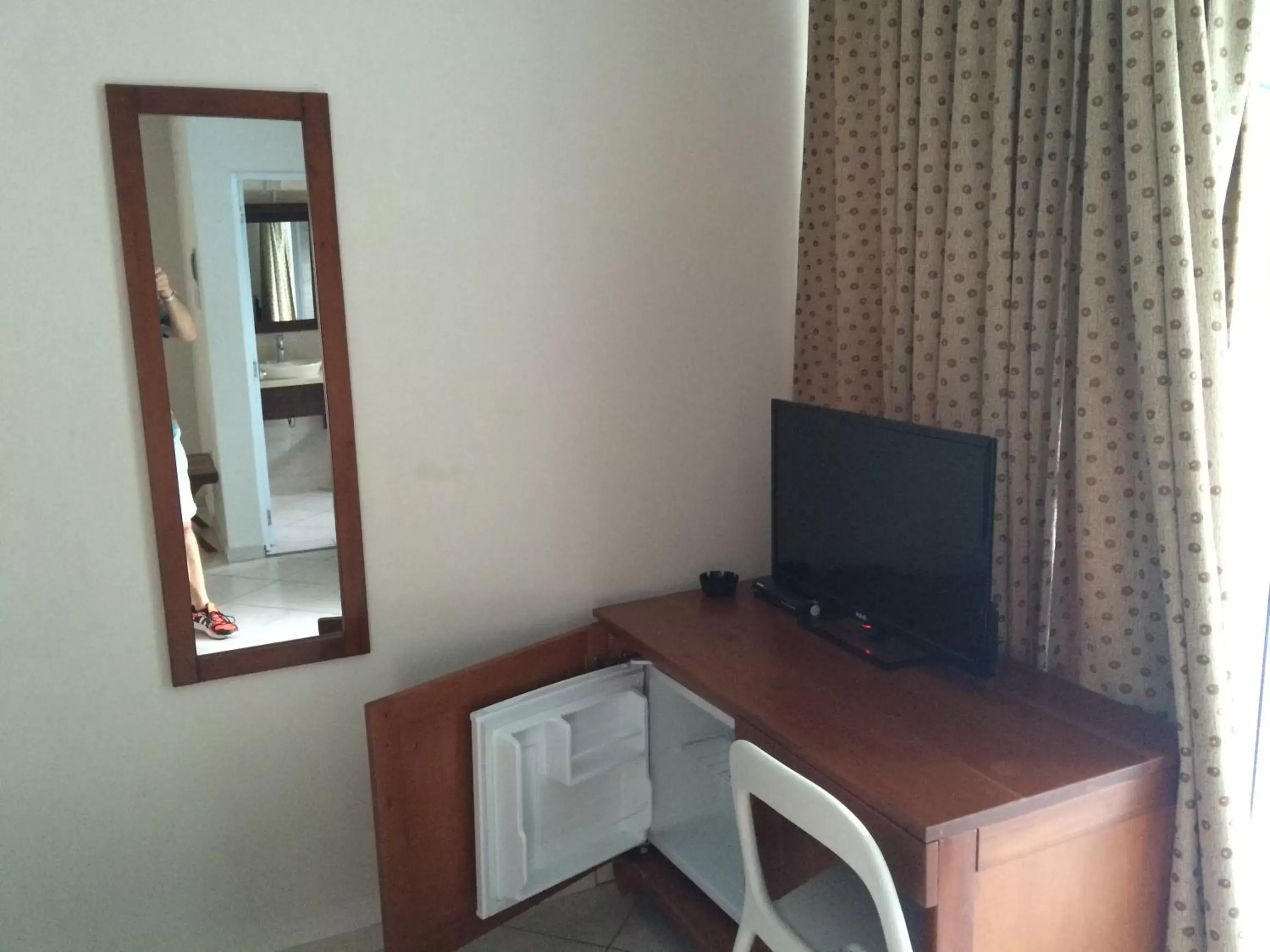 Deluxe Single Room with Balcony in New Garden Hotel Deluxe Single Room with Balcony in New Garden Hotel