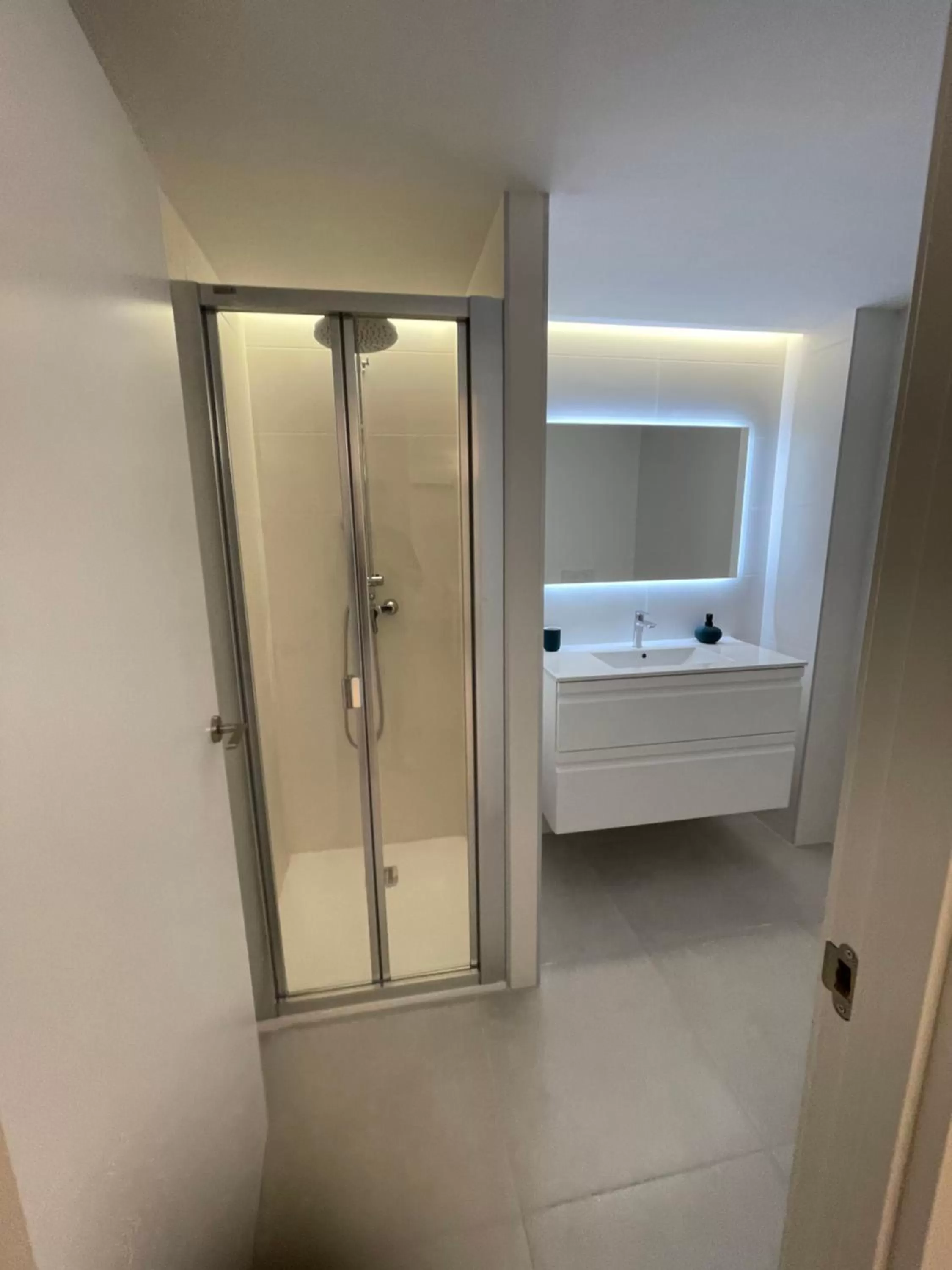 Bathroom in Palm Suites