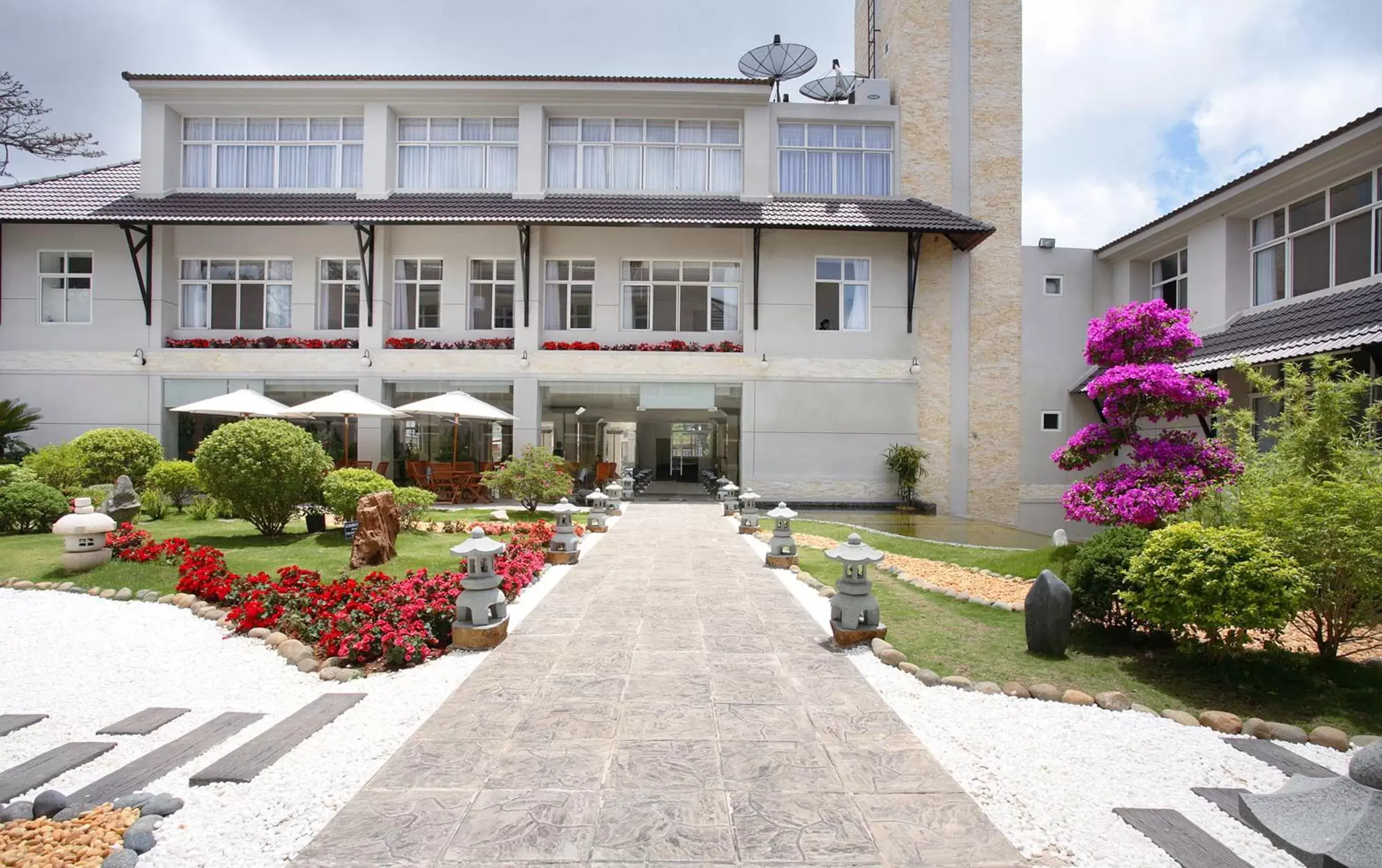 Facade/entrance, Property Building in Muong Thanh Holiday Da Lat Hotel