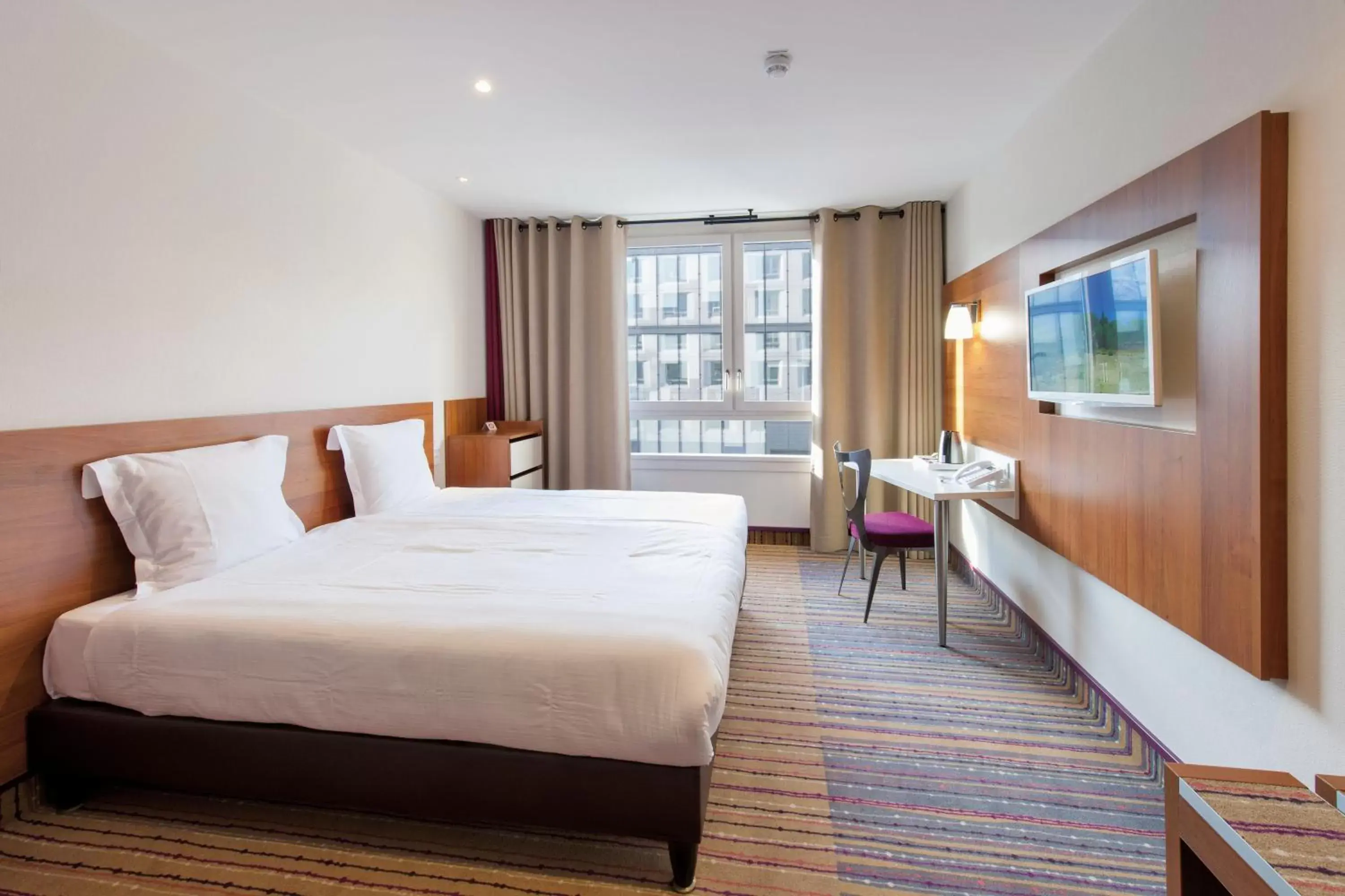 Comfort Double or Twin Room in Hotel Lyon-ouest Comfort Double or Twin Room in Hotel Lyon-ouest