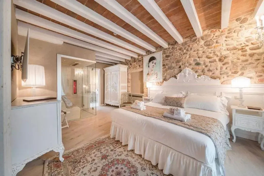 Bed in Regia Rosetta - Royal Rooms Borghetto