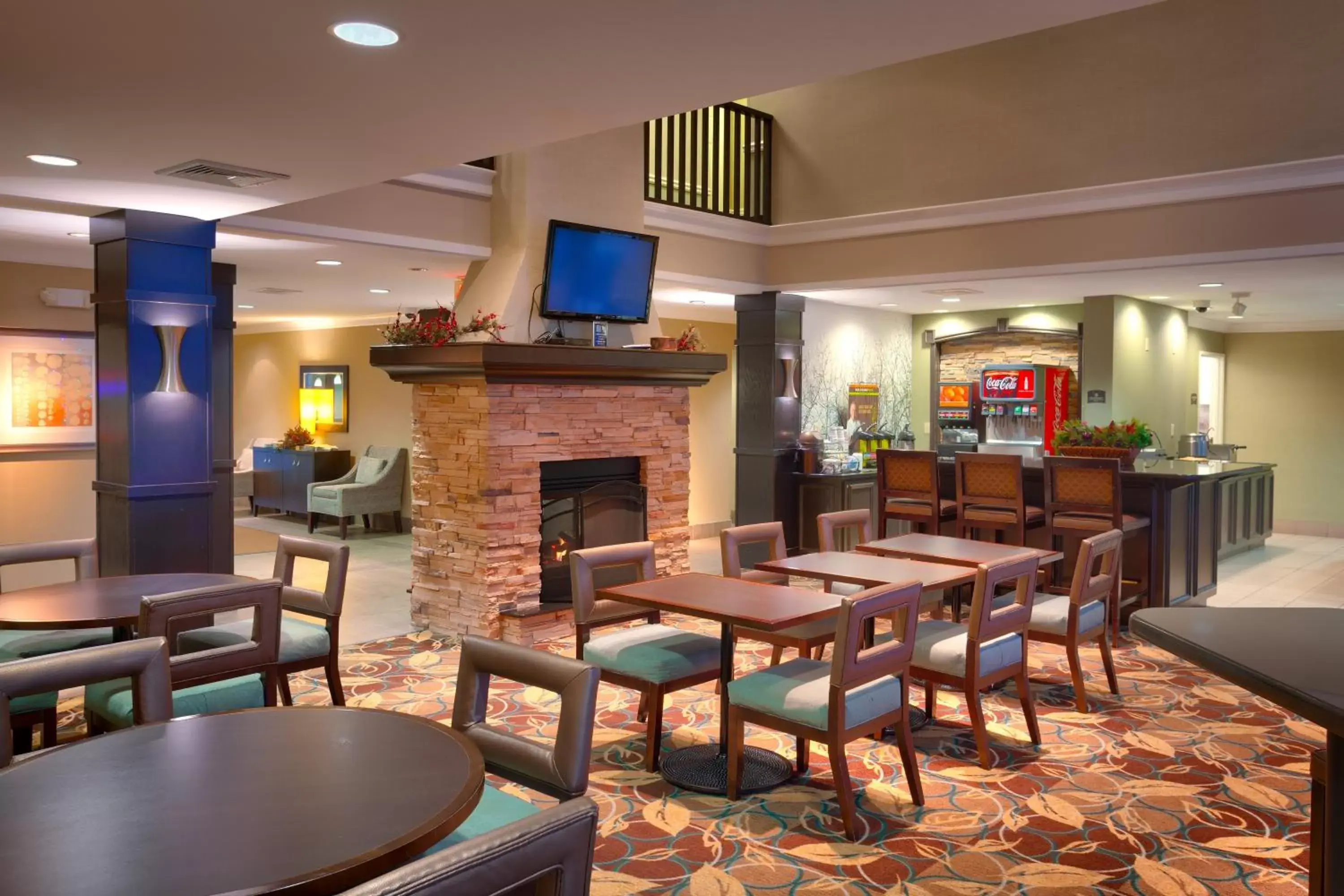 Restaurant/Places to Eat in Staybridge Suites Peoria Downtown, an IHG Hotel