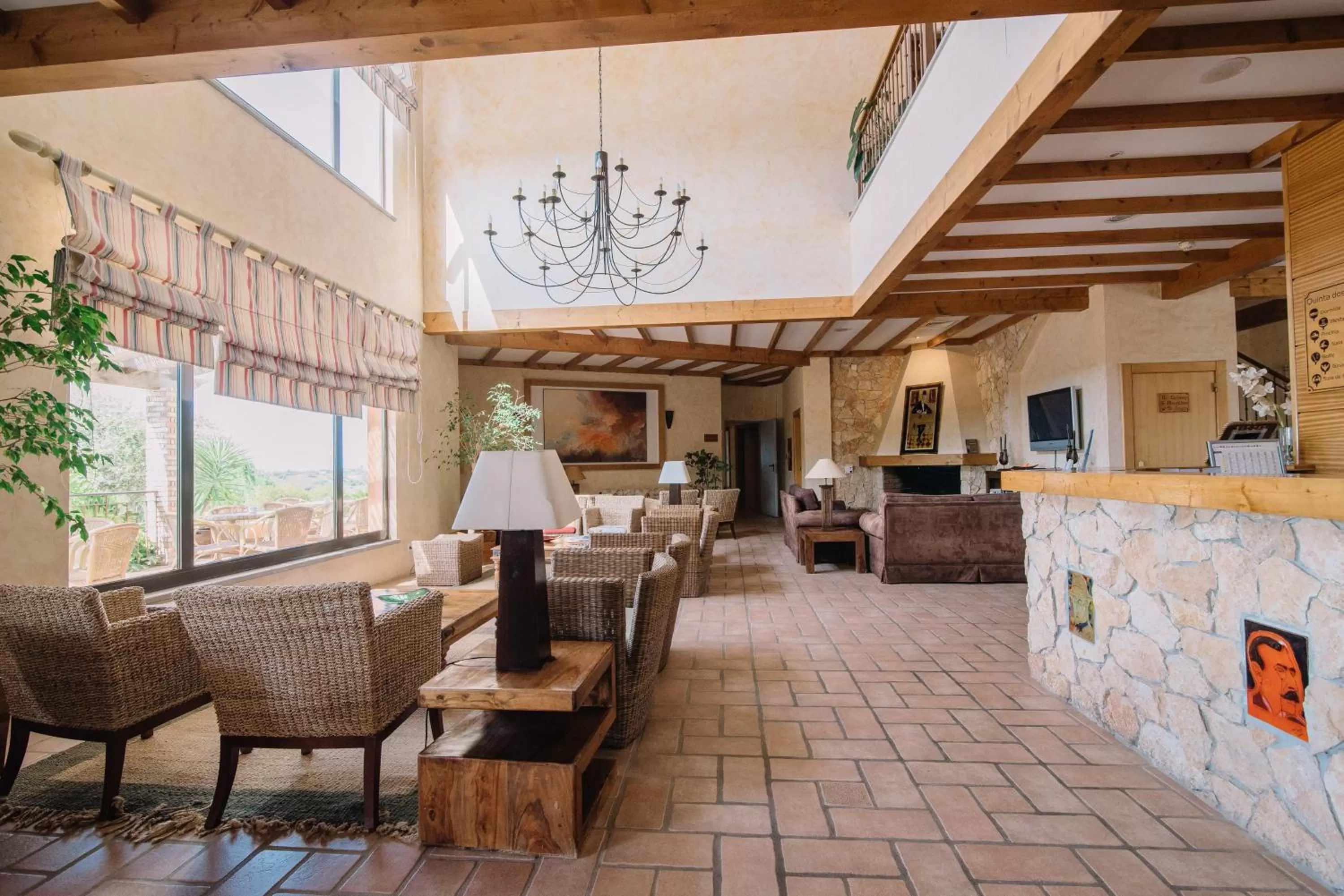 Lobby or reception in Quinta dos Poetas Nature Hotel & Apartments