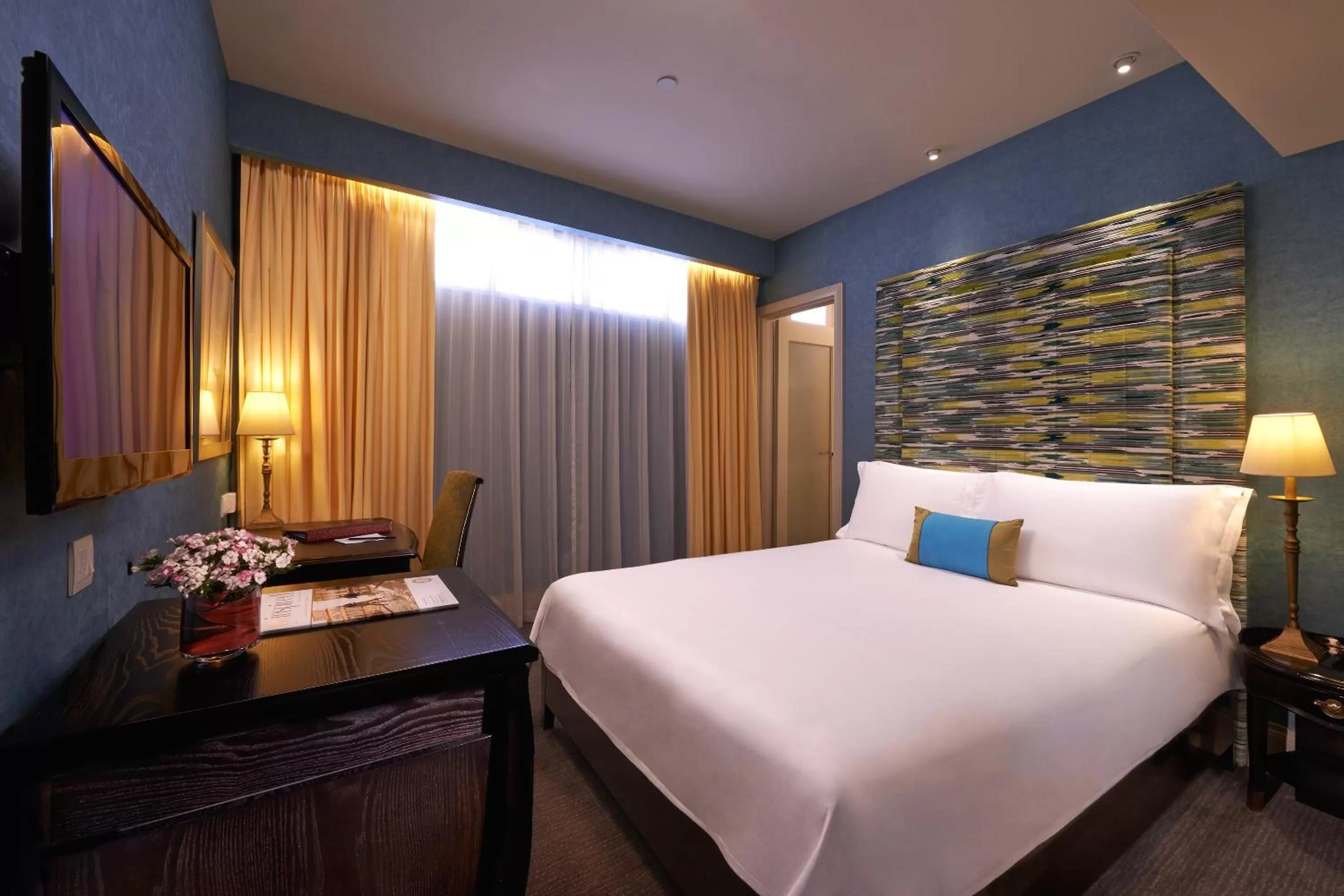 Bed in The Scarlet Singapore