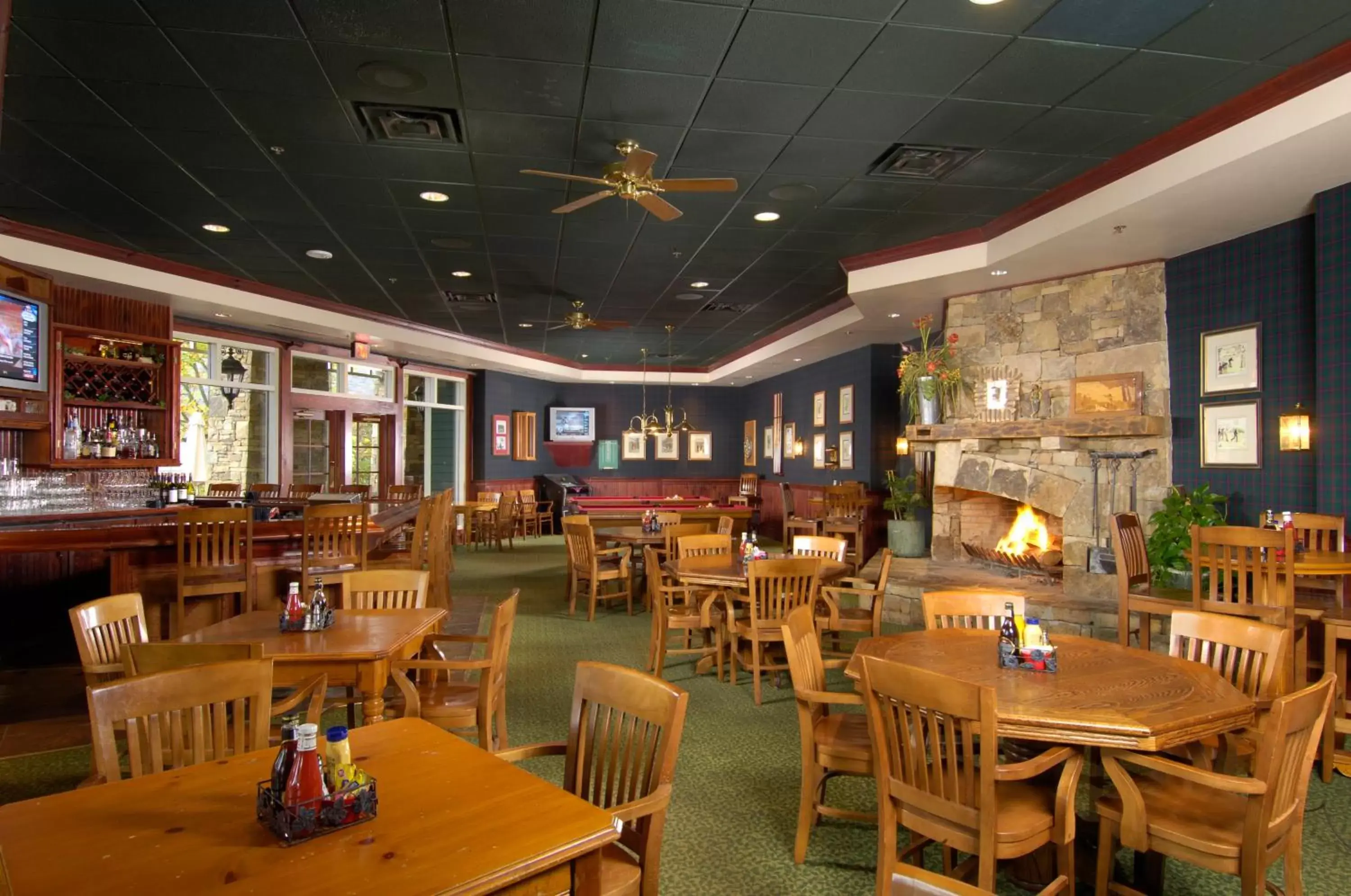 Lounge or bar, Restaurant/Places to Eat in Brasstown Valley Resort & Spa