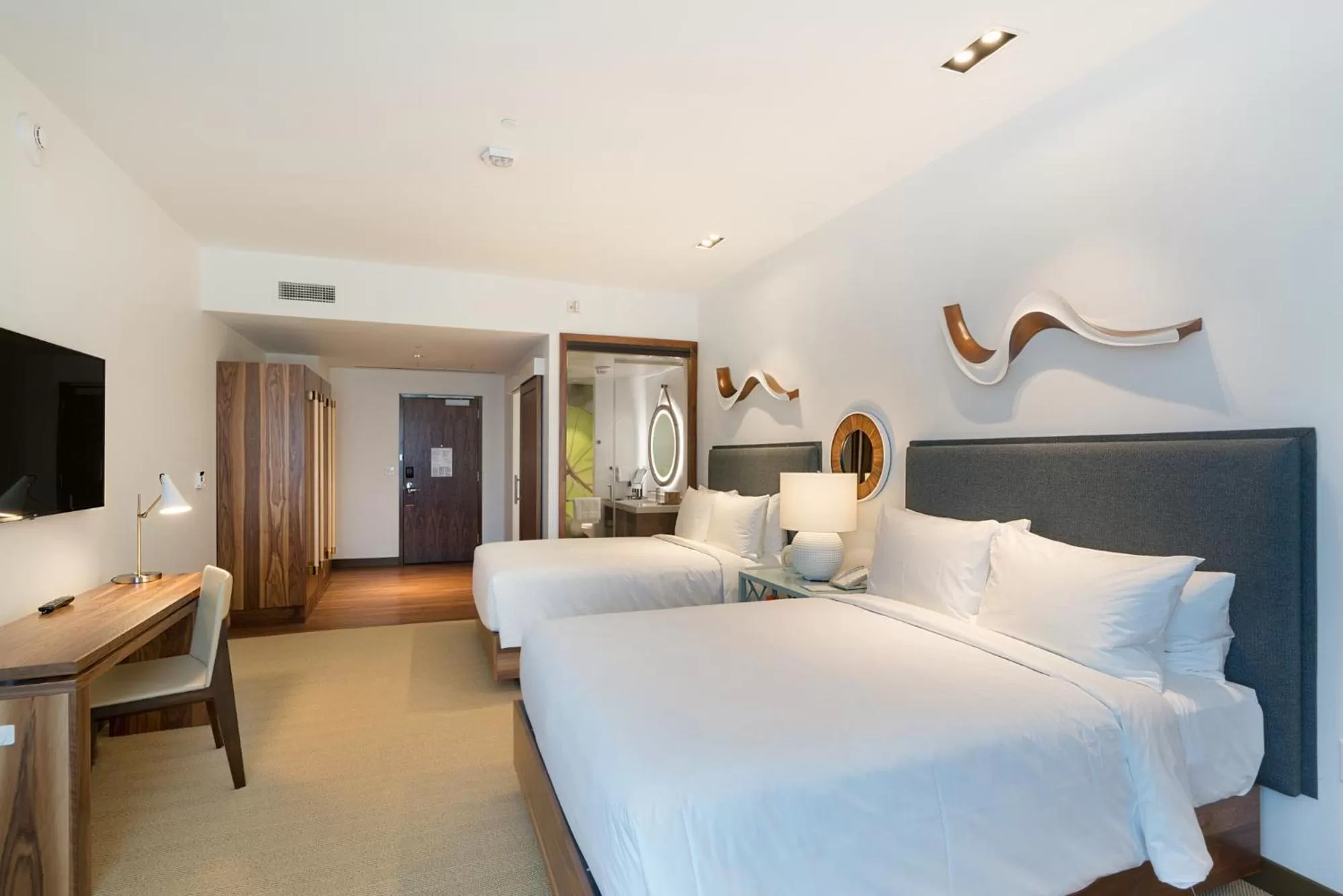 TV and multimedia, Bed in Hyatt Centric Waikiki Beach