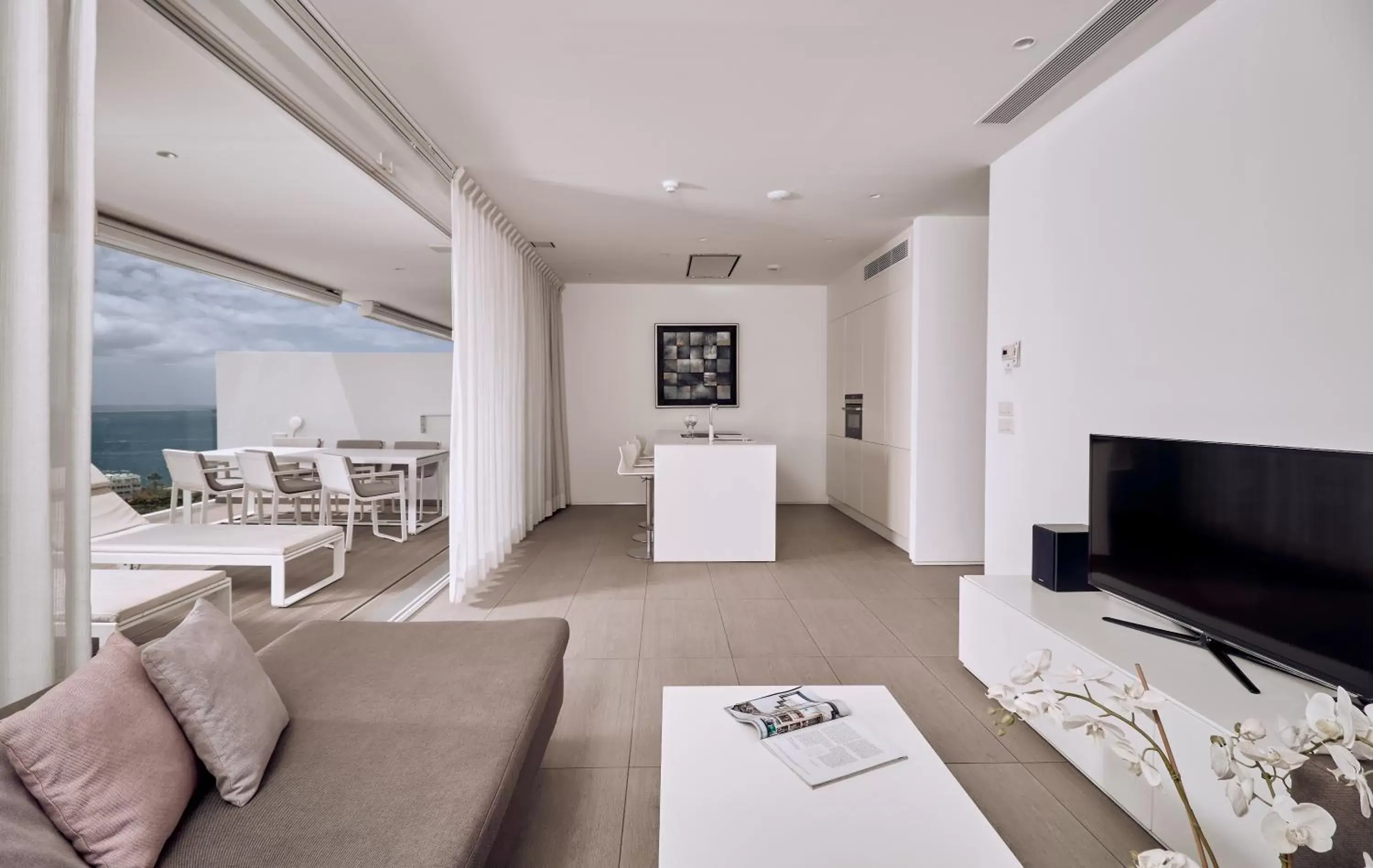 kitchen, Seating Area in Hotel Baobab Suites