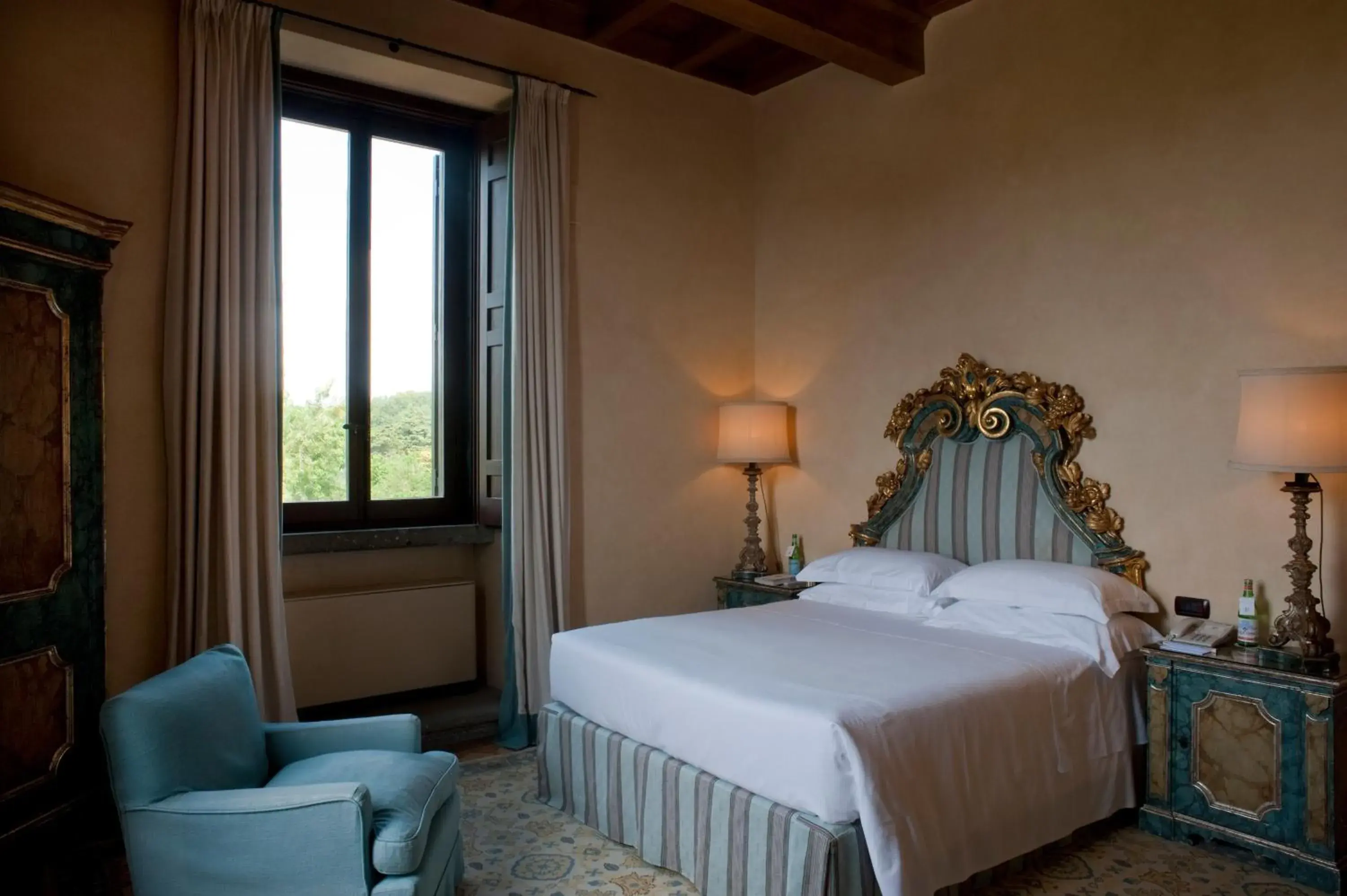 Photo of the whole room, Bed in La Posta Vecchia Hotel