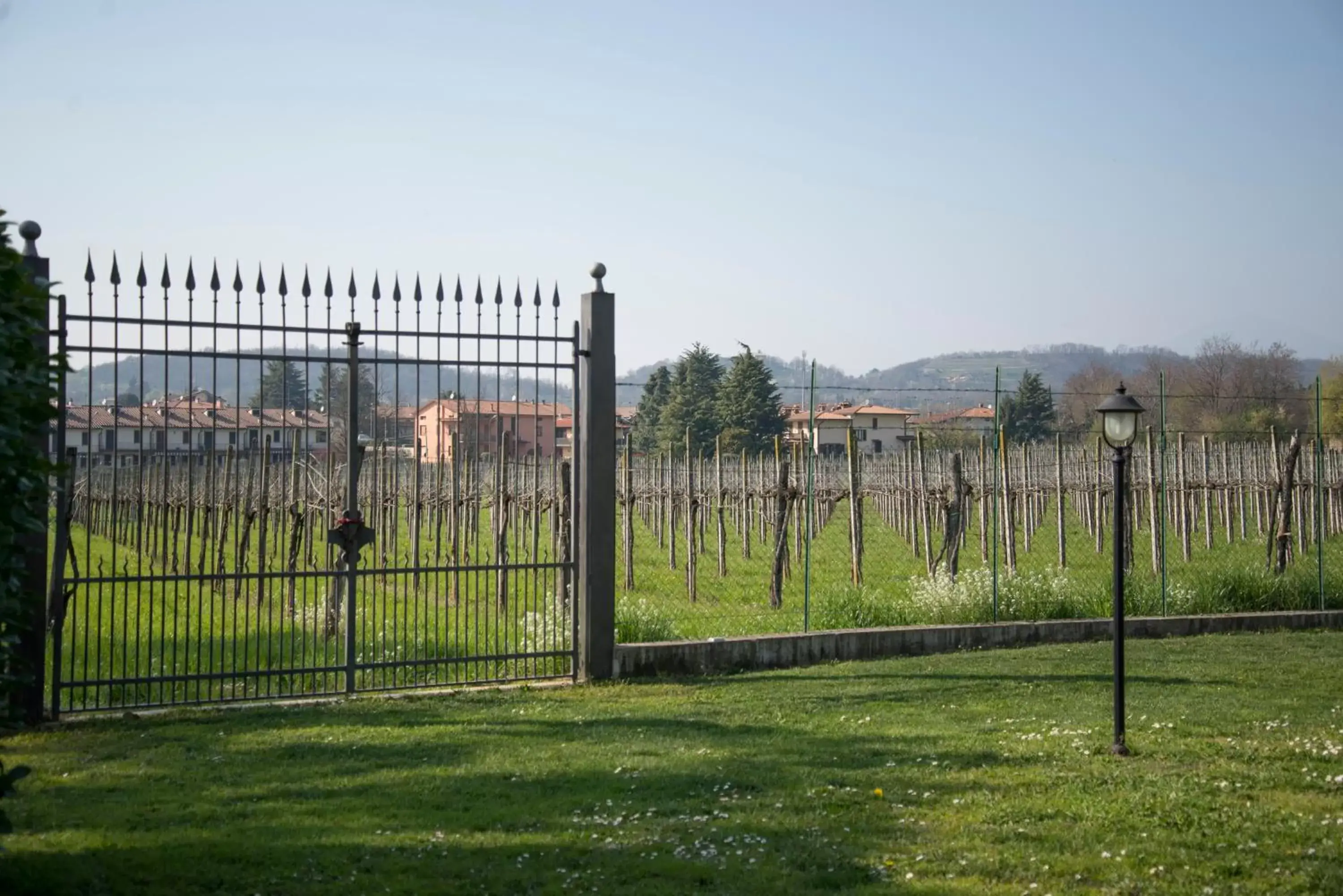 Garden view, Children's Play Area in Villa Franca in Franciacorta