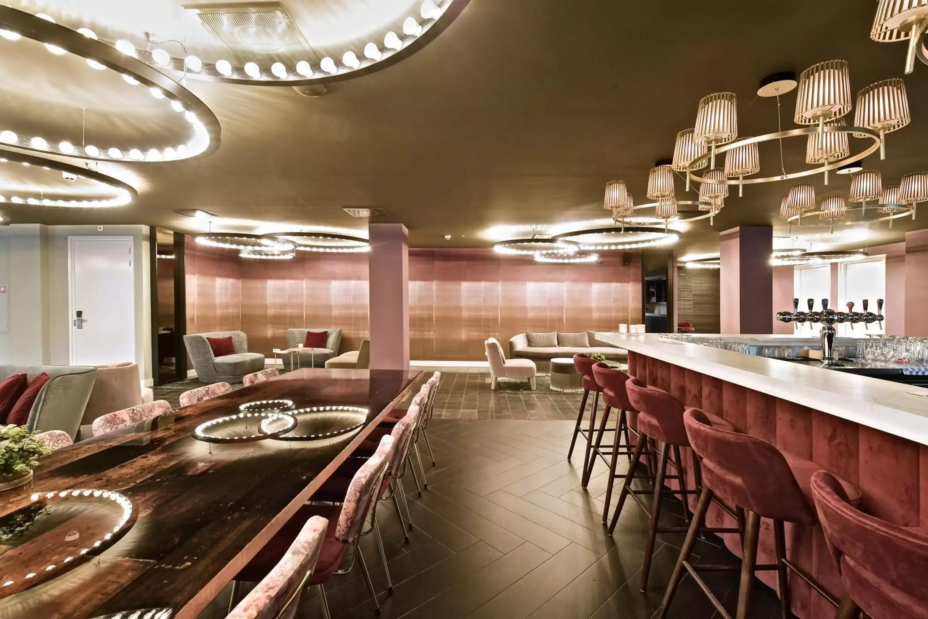 Lounge or bar, Restaurant/Places to Eat in Zaan Hotel Amsterdam - Zaandam