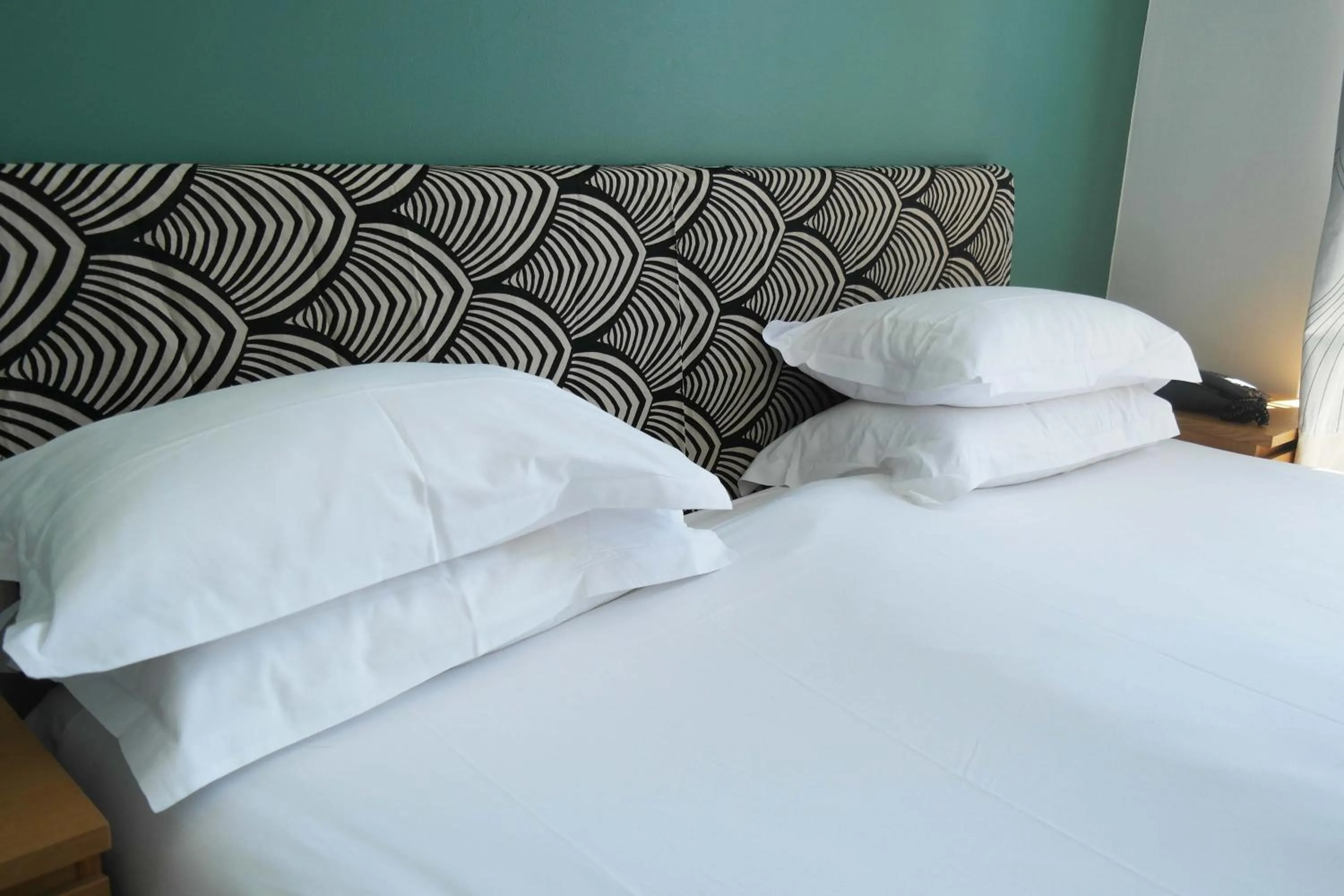 Bed in Hotel Belle-Vue Vieux-Port