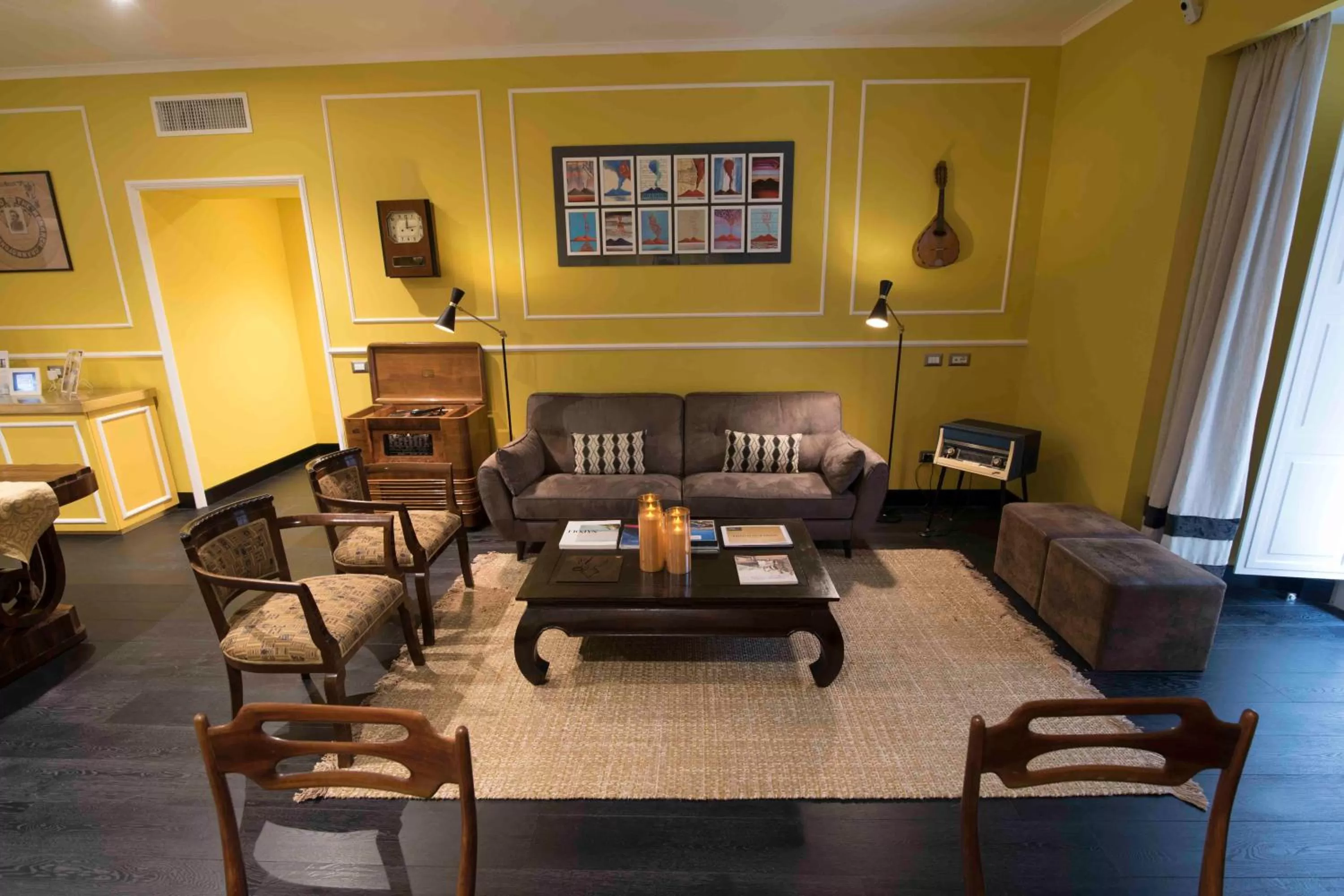 Living room in Caruso Place Luxury Rooms & Suites