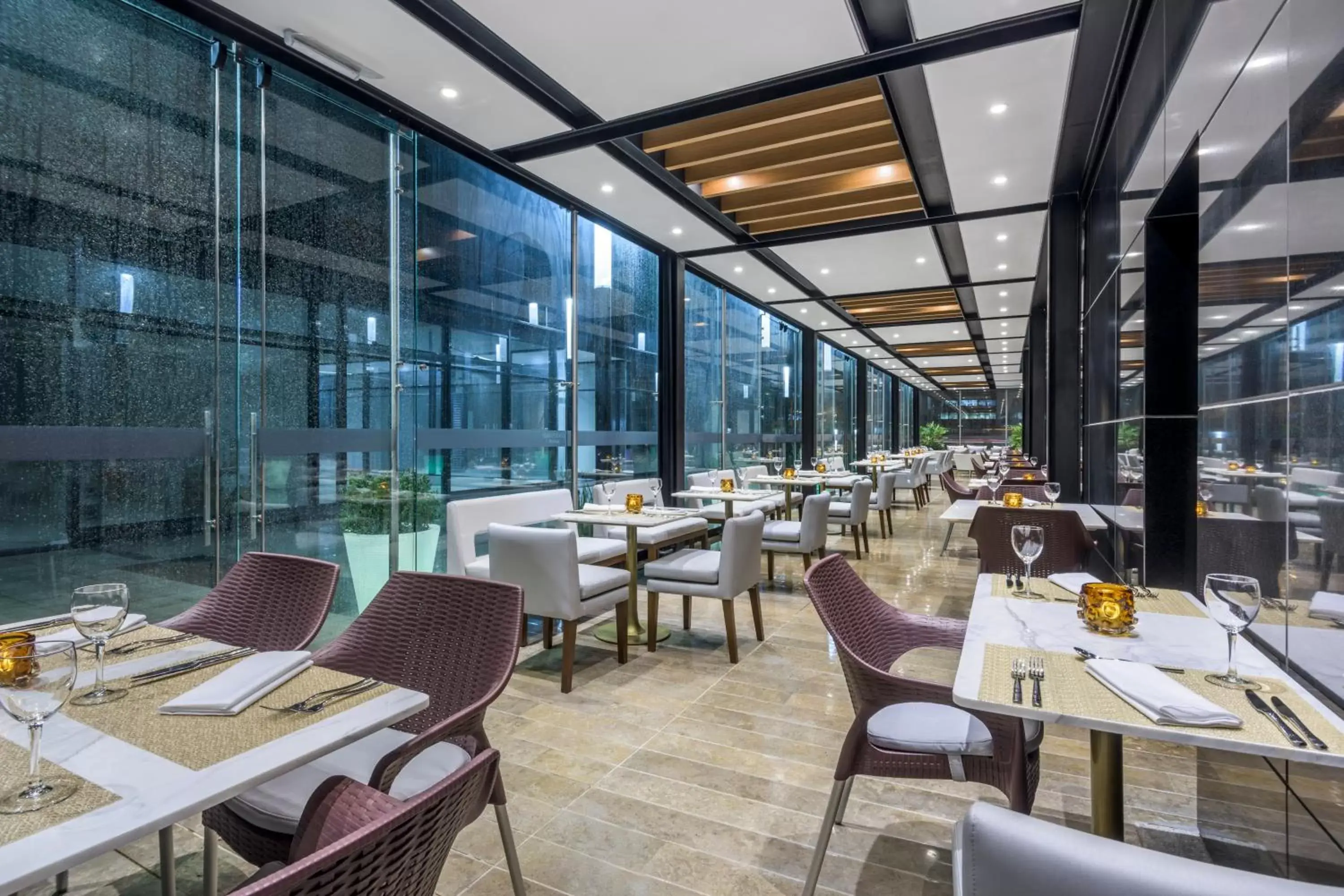 Balcony/Terrace, Restaurant/Places to Eat in Courtyard by Marriott Bogota Airport