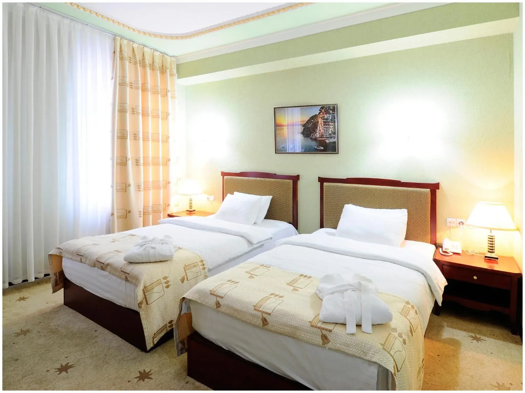 Bedroom, Bed in Golden Valley Hotel