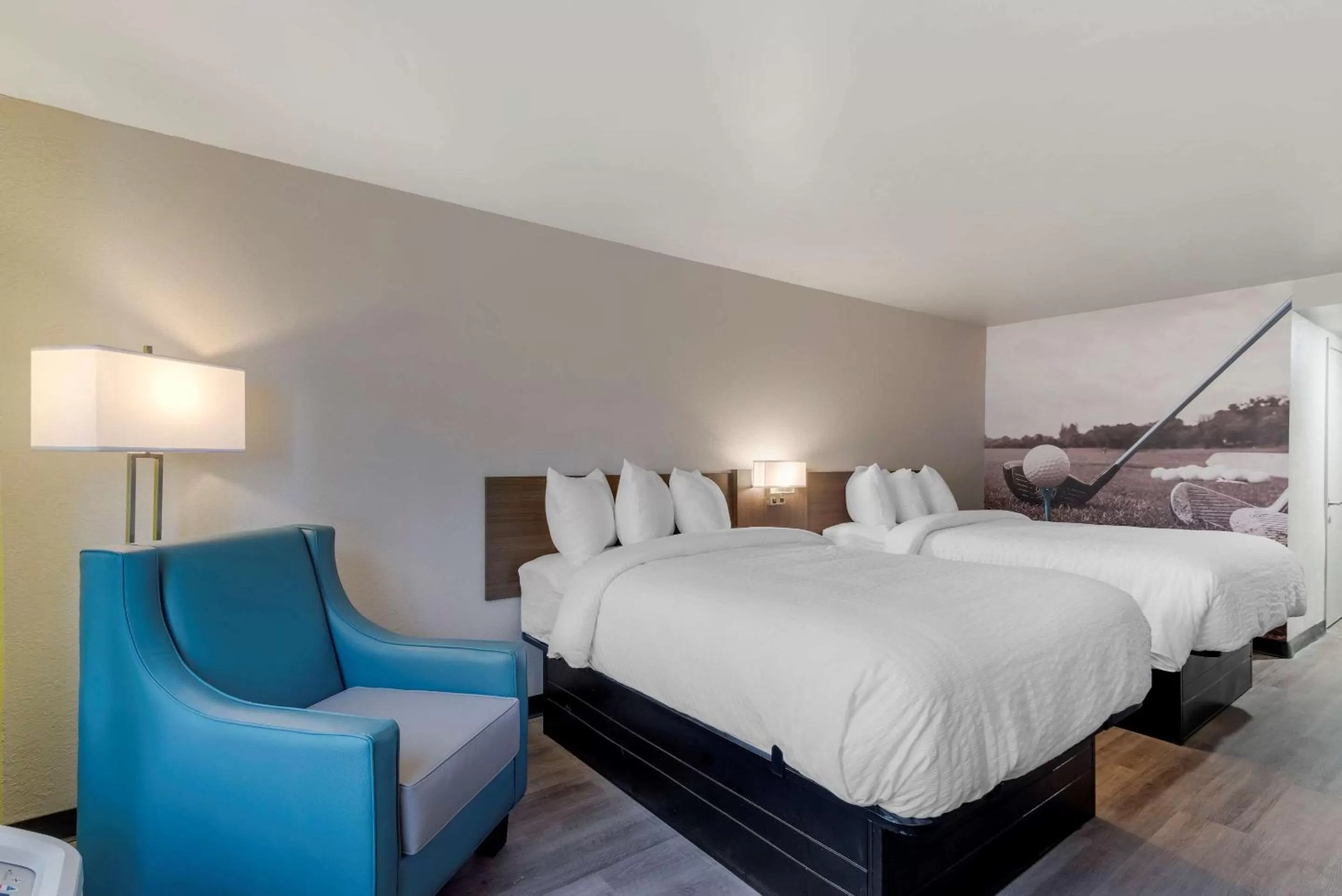 Bedroom, Bed in Clarion Pointe McDonough