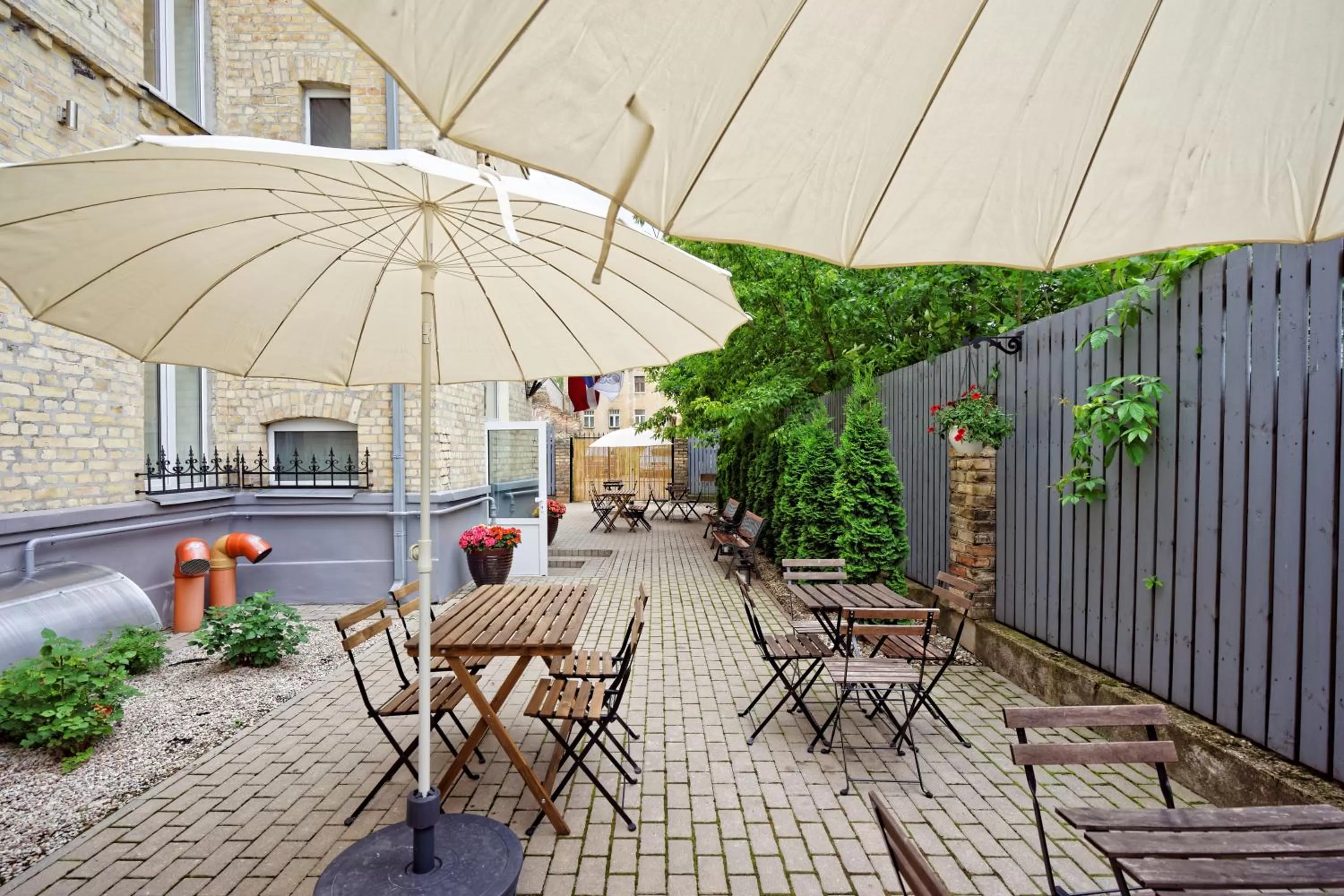 Summer in RIGAAPARTMENT SONADA Family Aparthotel - Private Parking