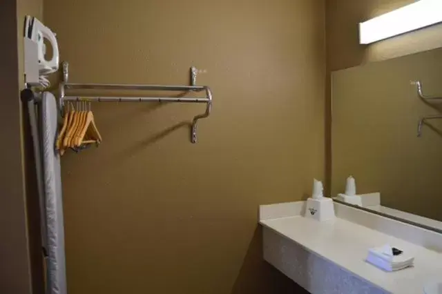 Area and facilities, Bathroom in Americas Best Value Inn Laredo