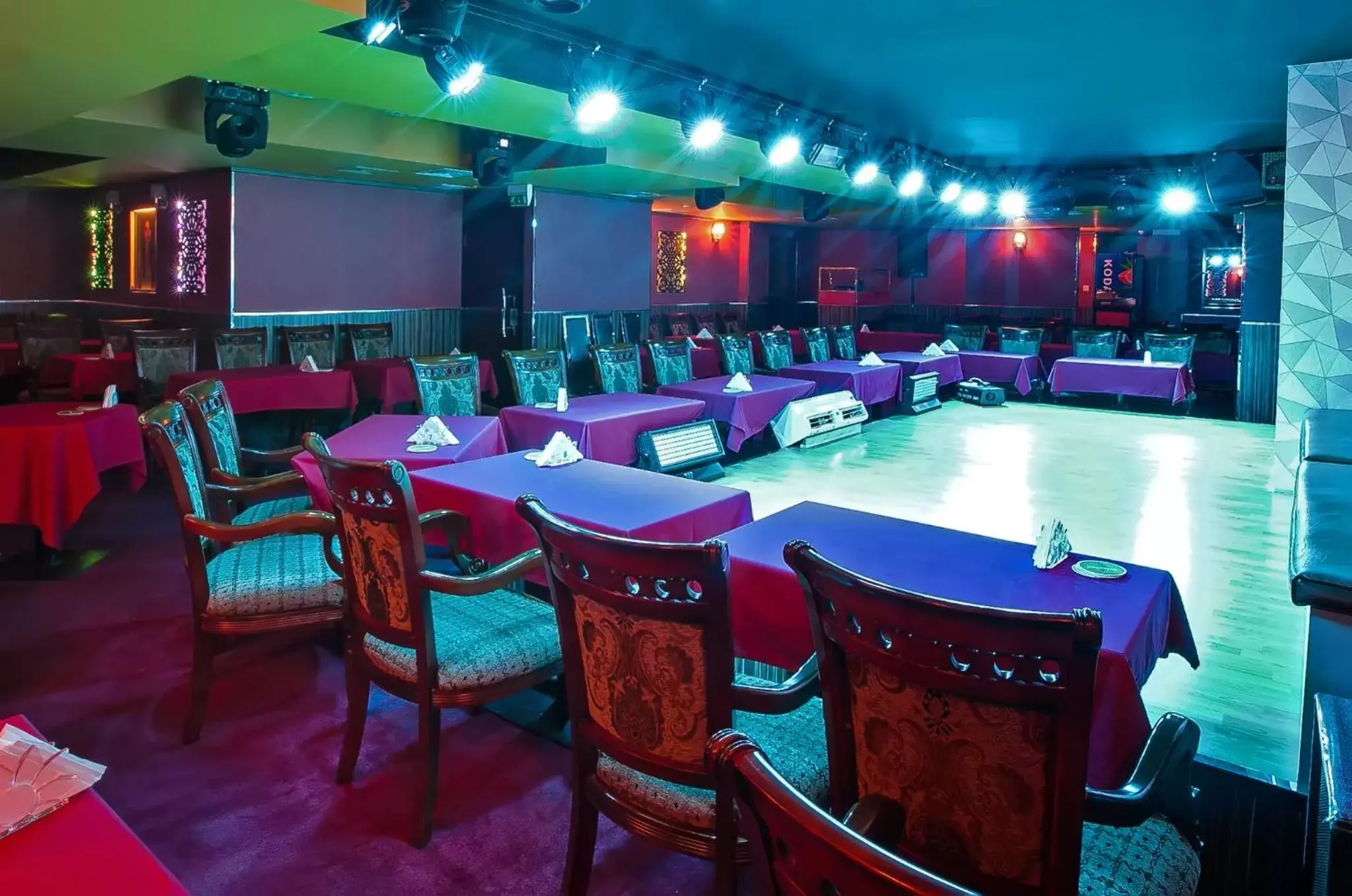 Nightclub / DJ in Al Sarab Hotel